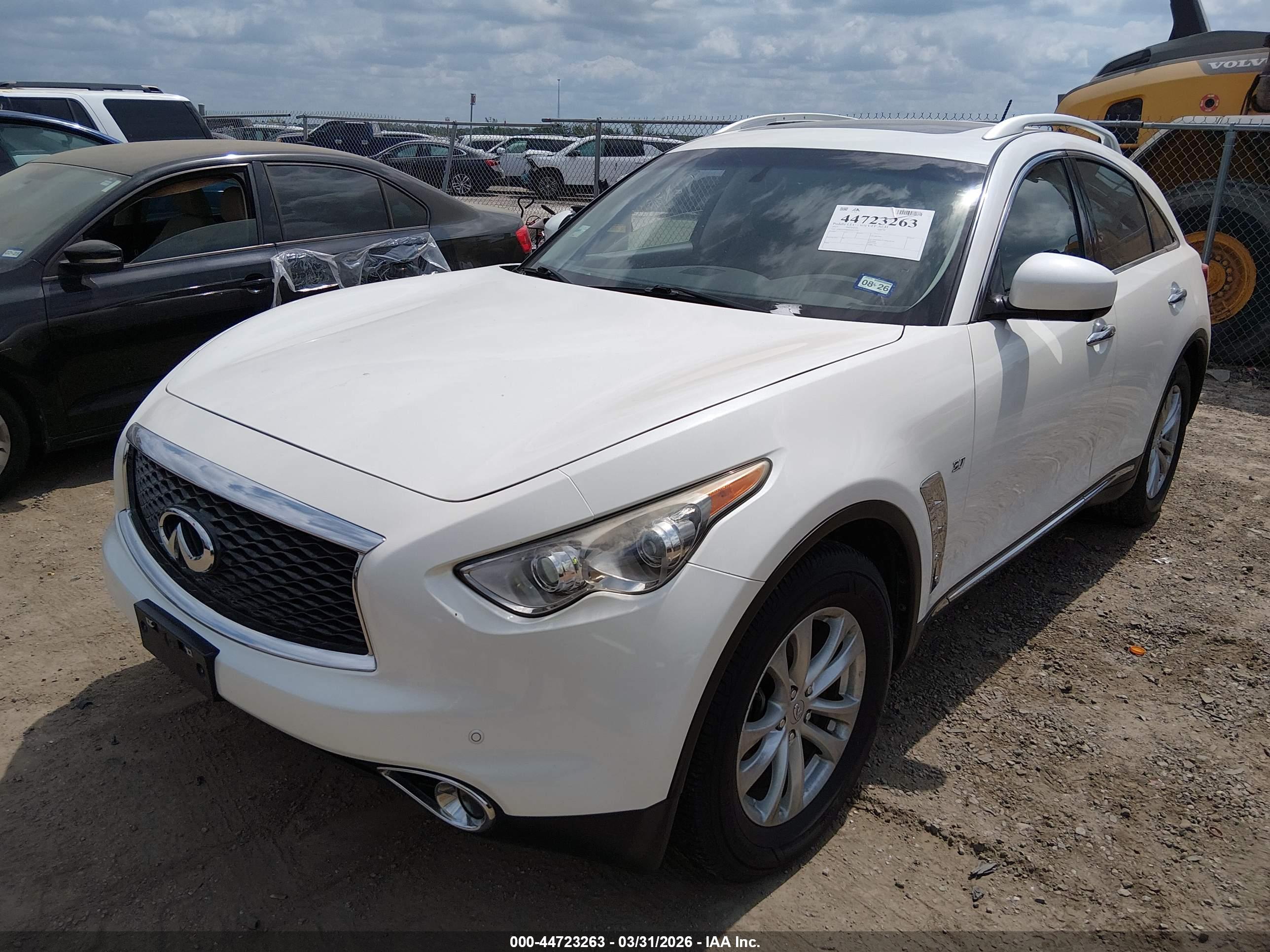 INFINITI QX70 image 2