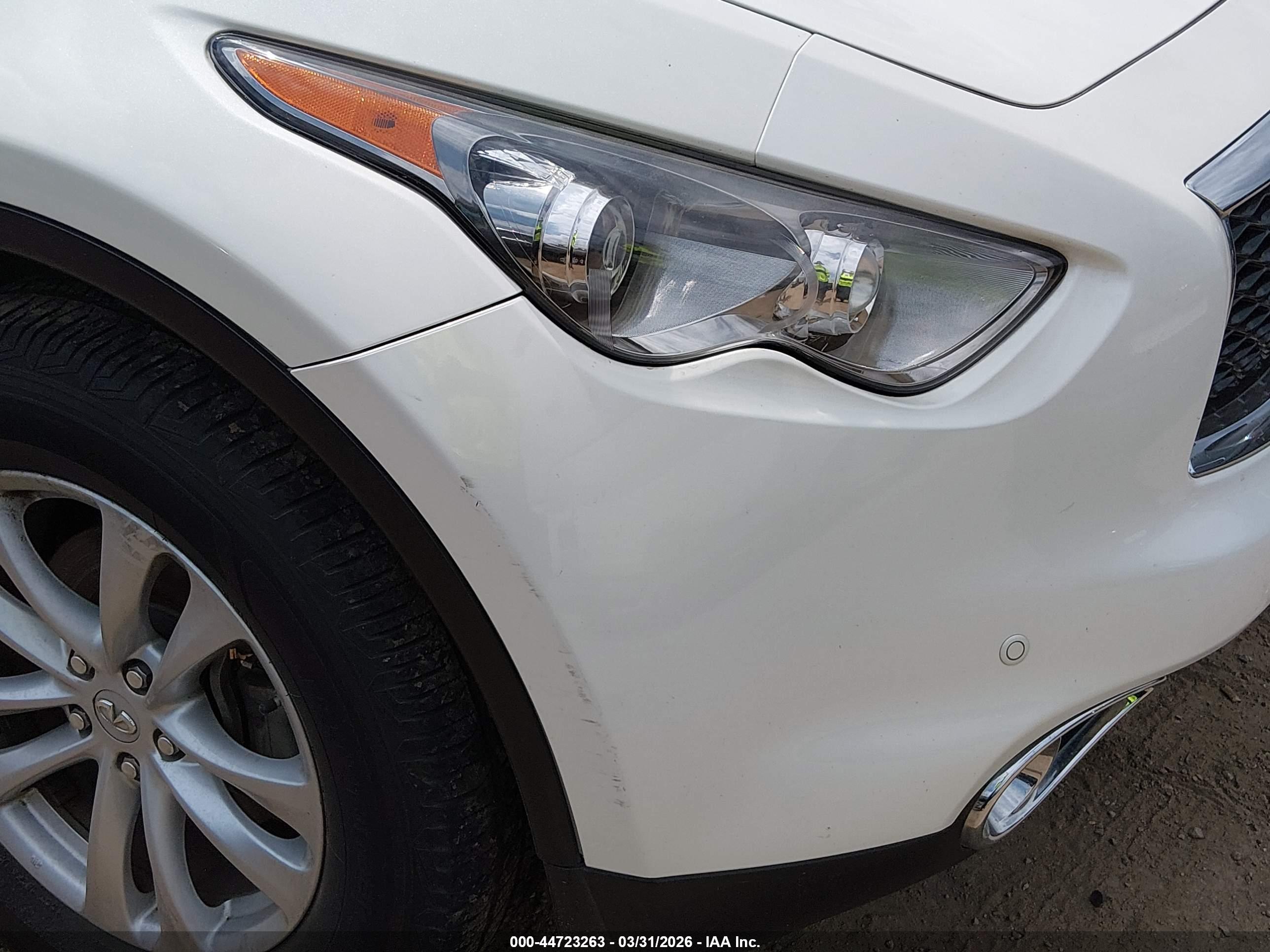 INFINITI QX70 image 6