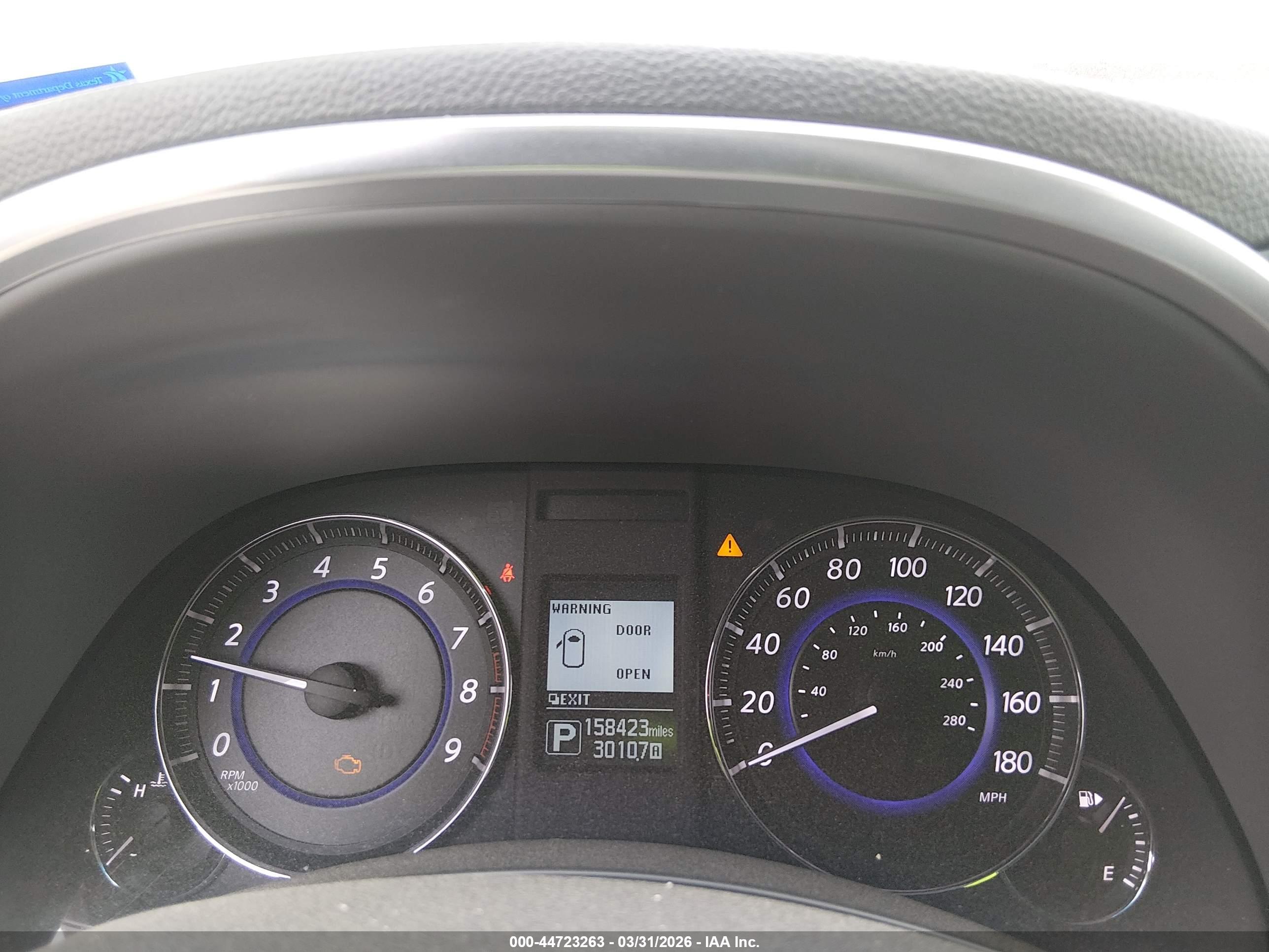 INFINITI QX70 image 7