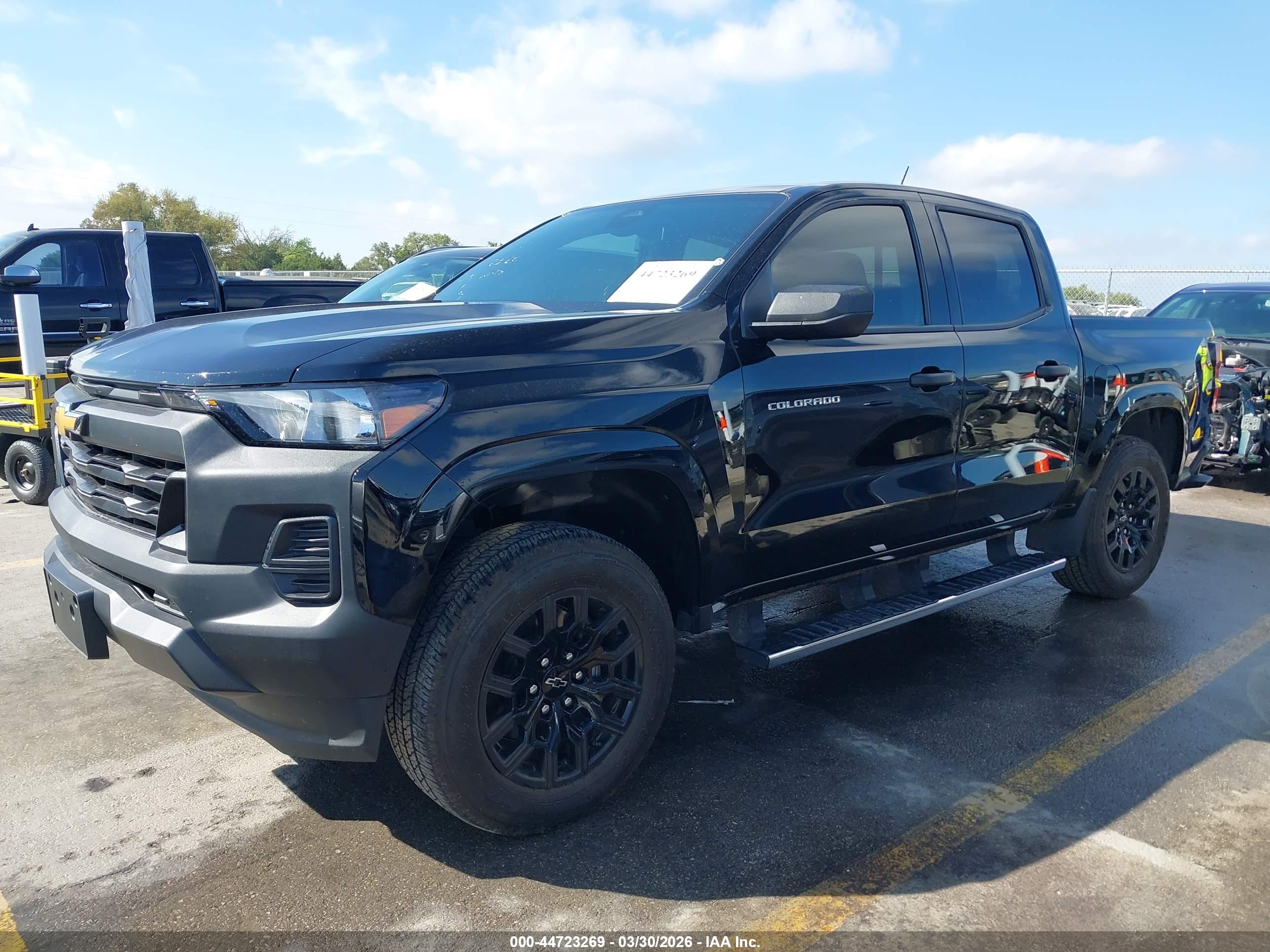 CHEVROLET COLORADO image 2