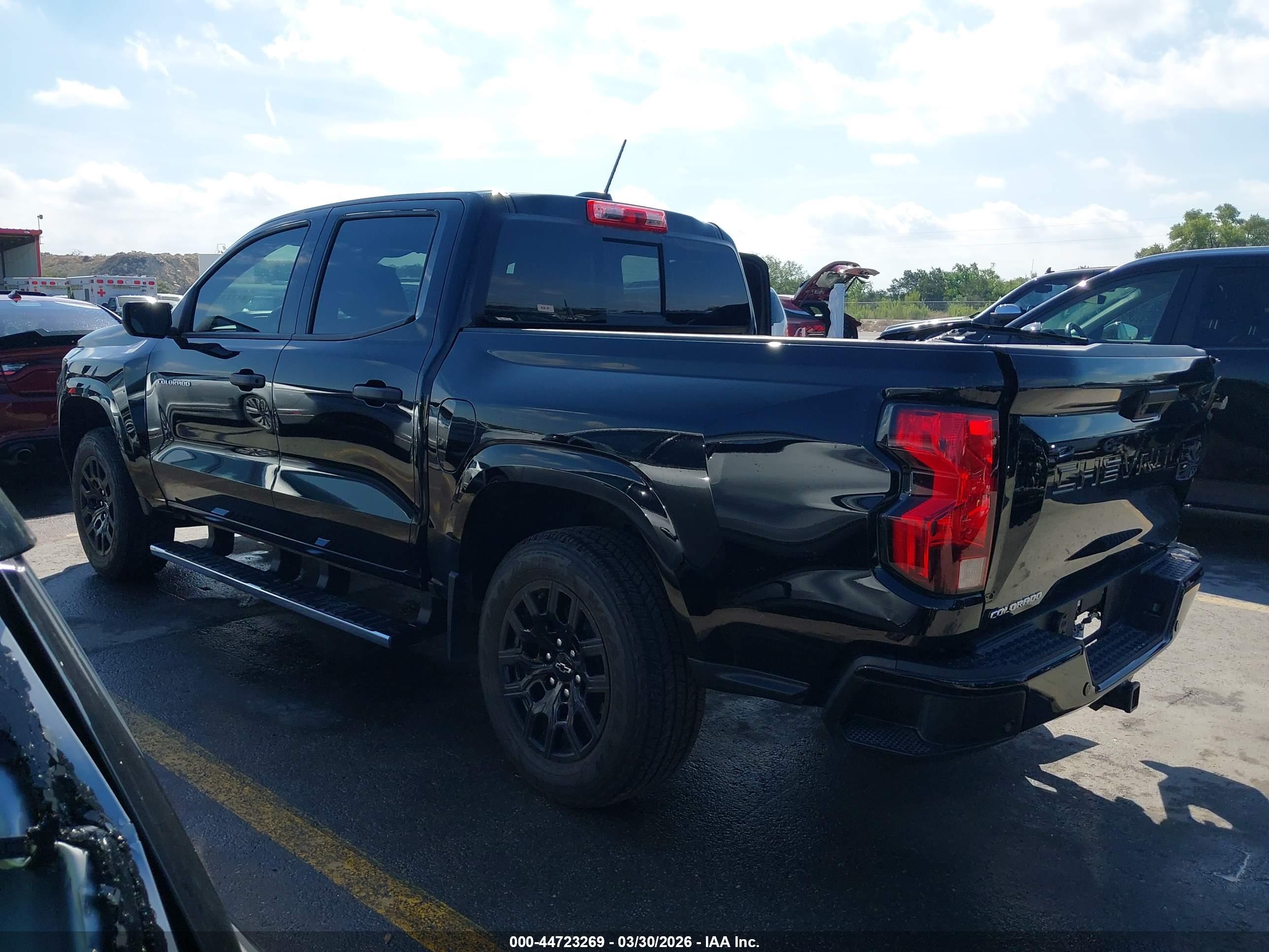 CHEVROLET COLORADO image 3
