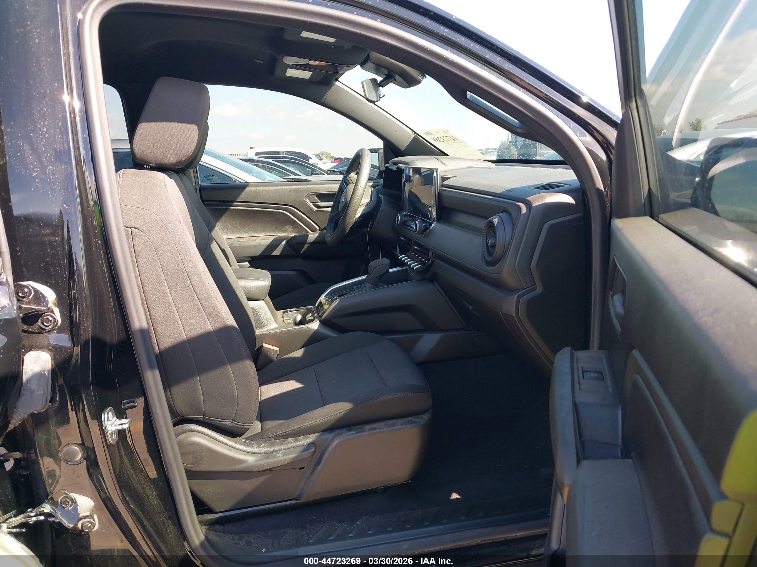CHEVROLET COLORADO image 5