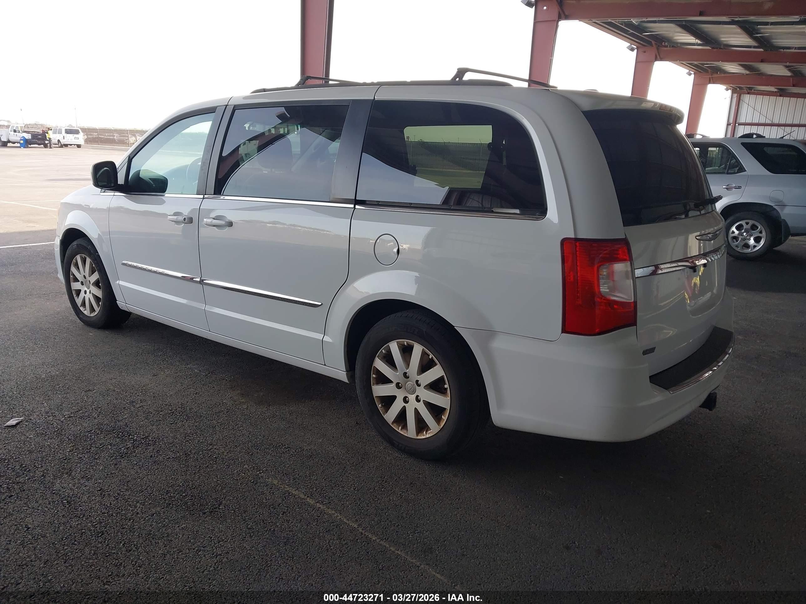 CHRYSLER TOWN image 3