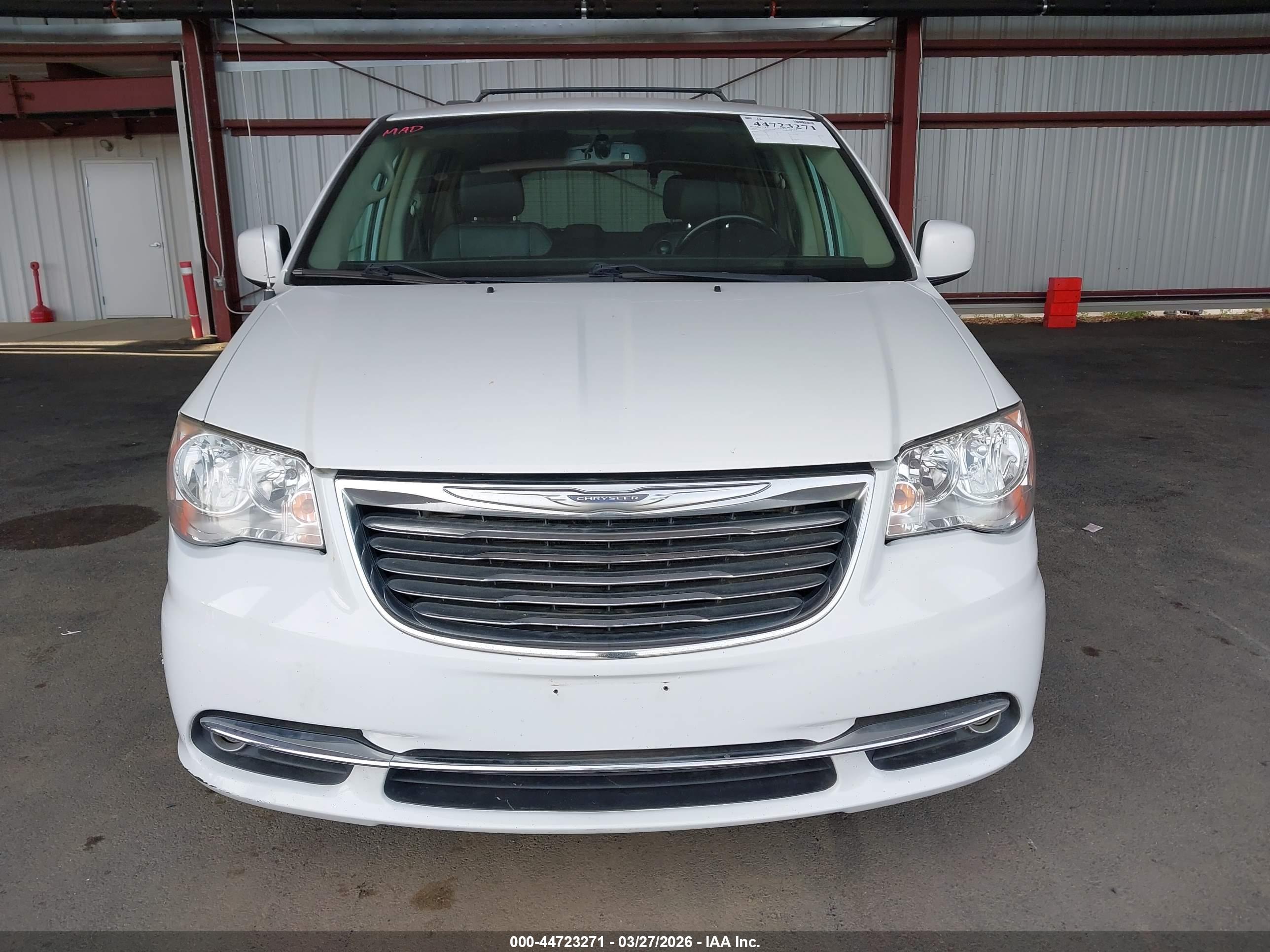 CHRYSLER TOWN image 6