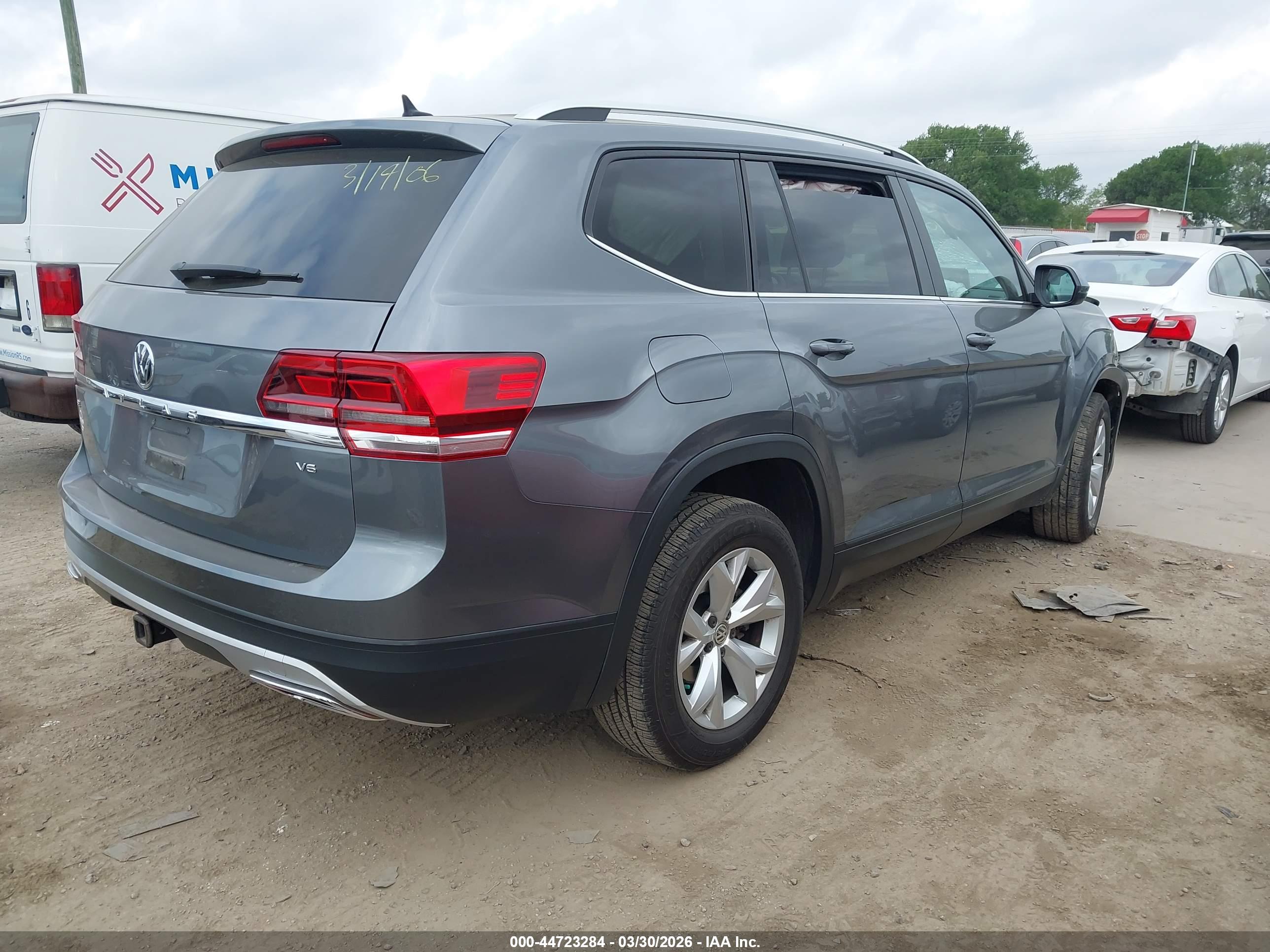 VOLKSWAGEN ATLAS image 4