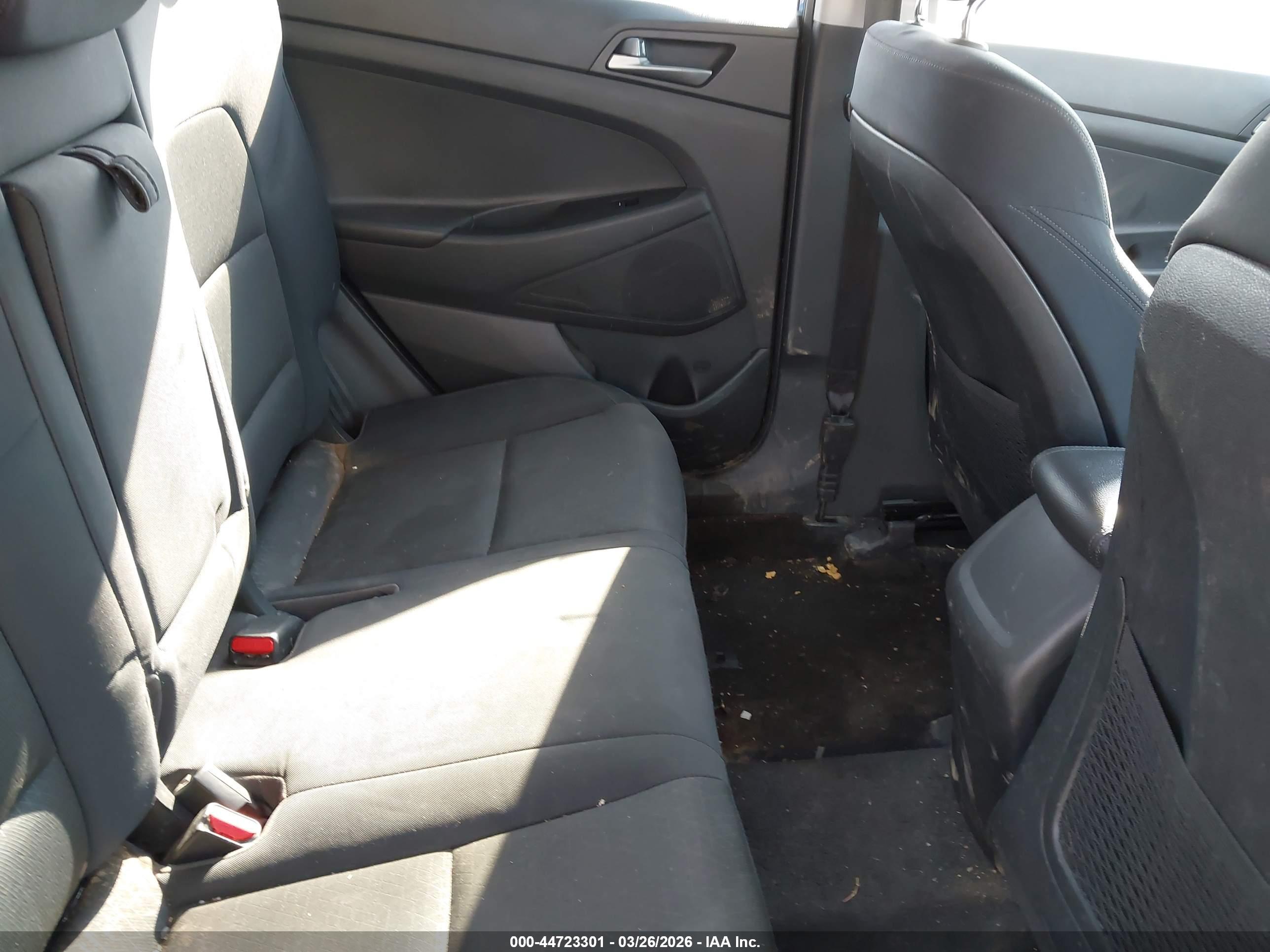 HYUNDAI TUCSON image 8