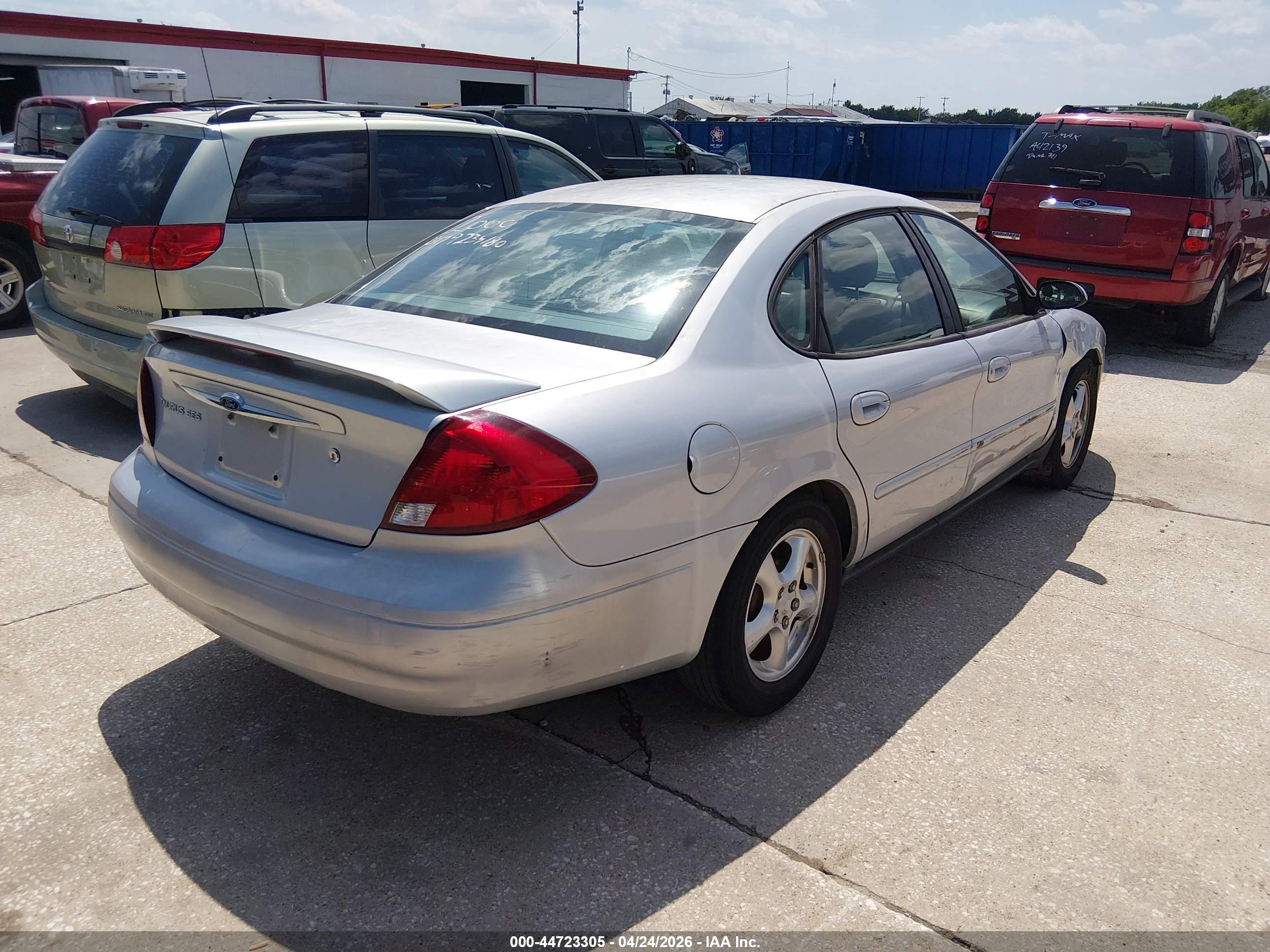 FORD TAURUS image 4