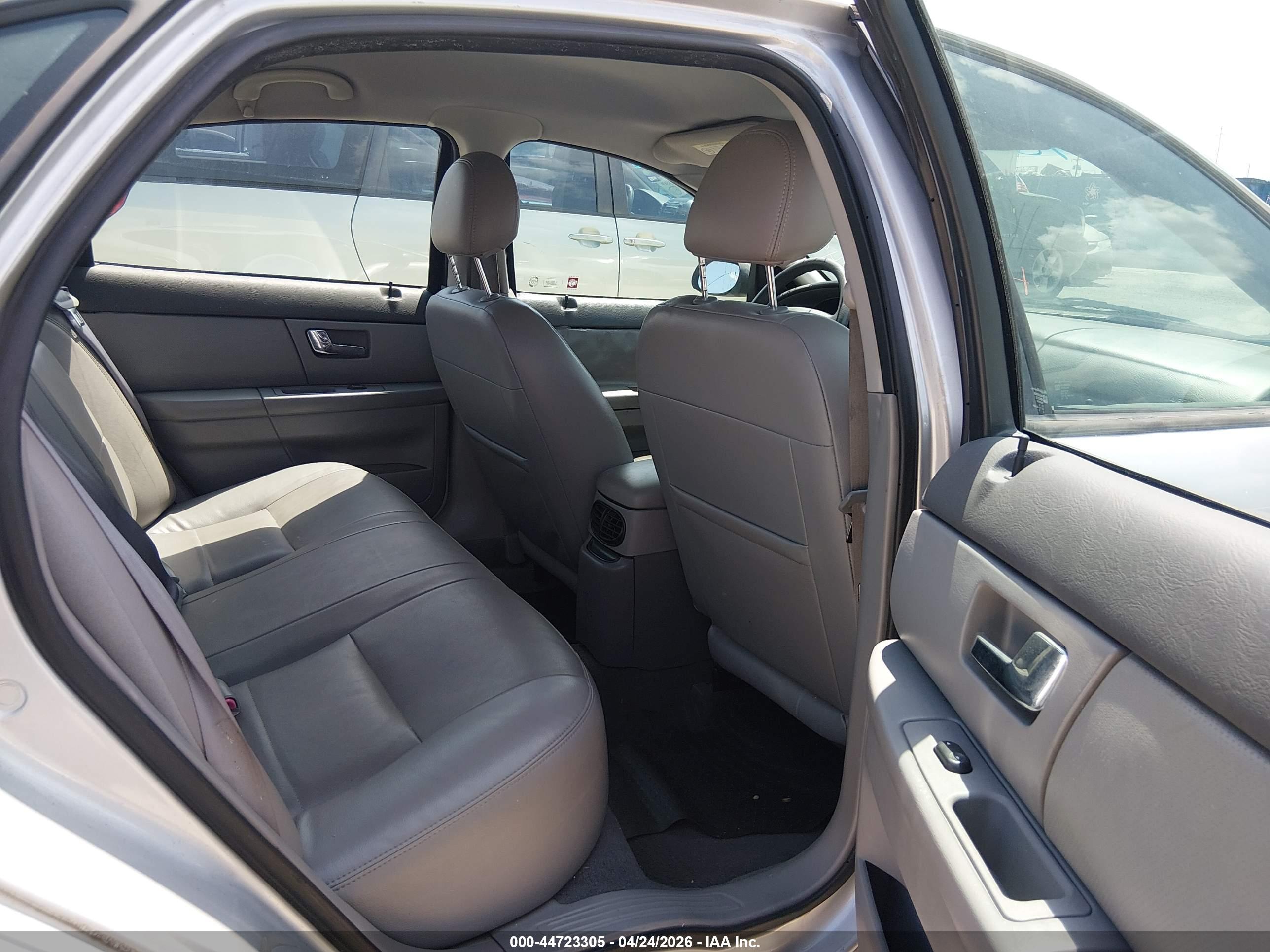 FORD TAURUS image 8