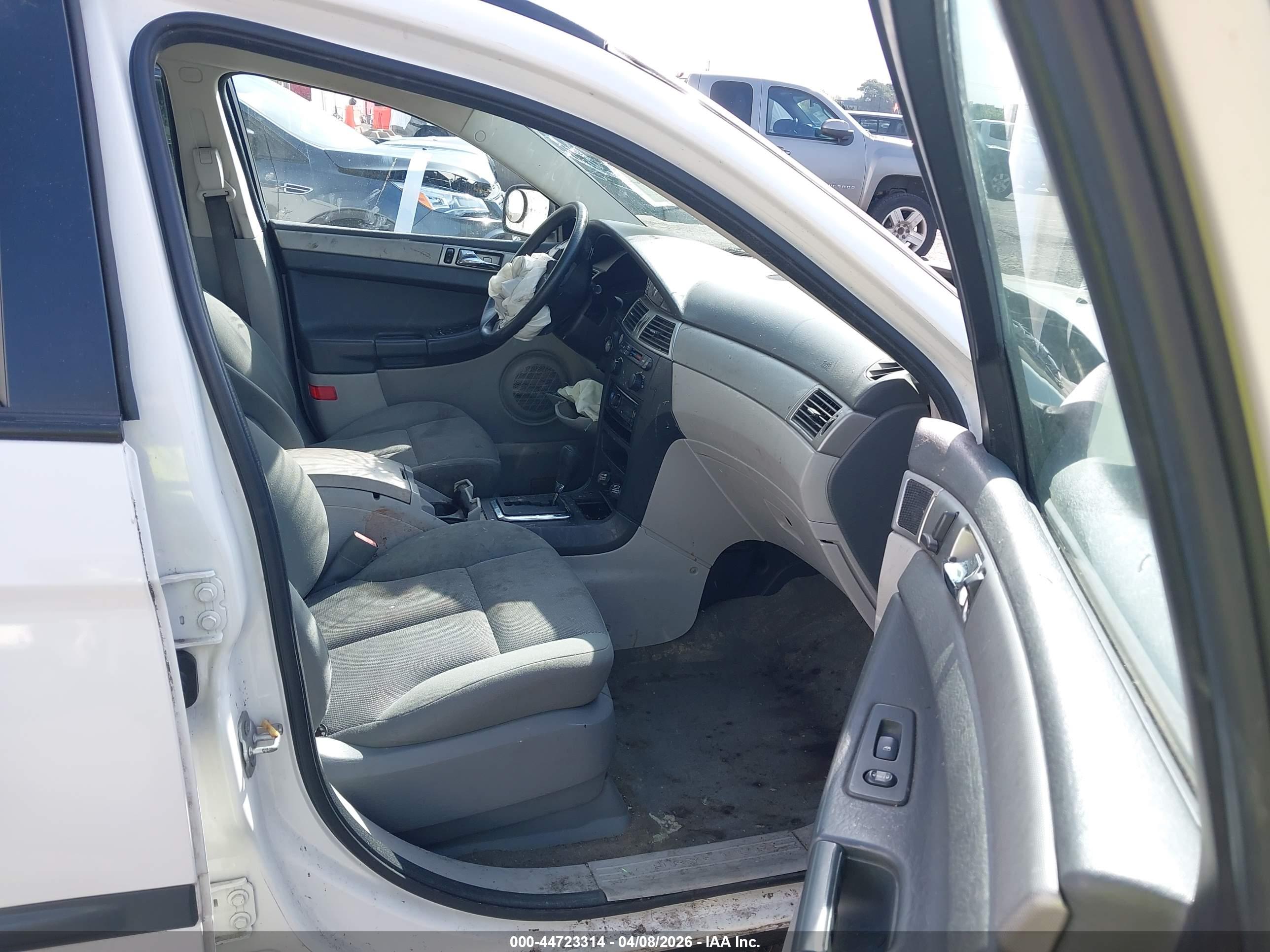 CHRYSLER PACIFICA image 5