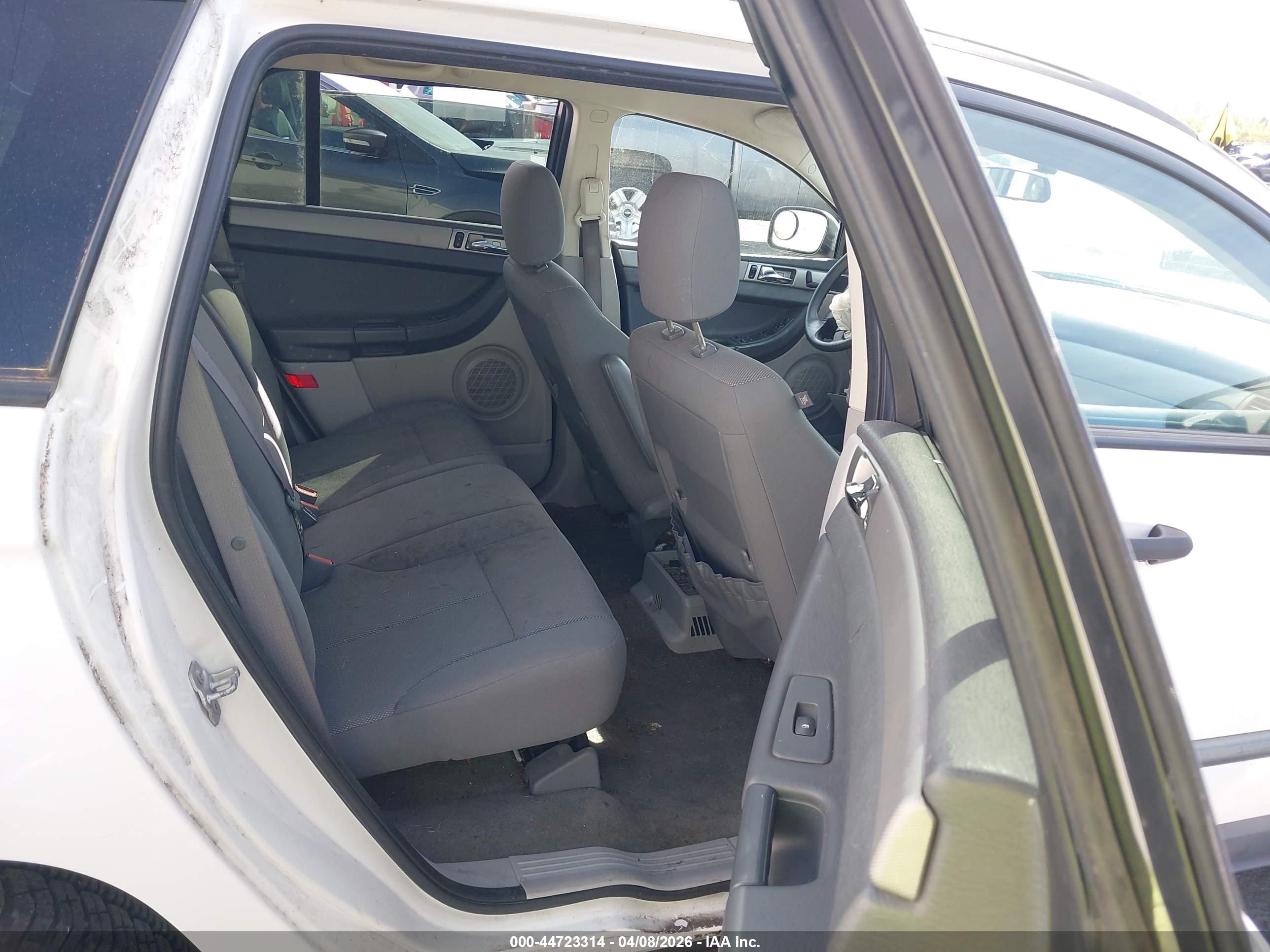 CHRYSLER PACIFICA image 8
