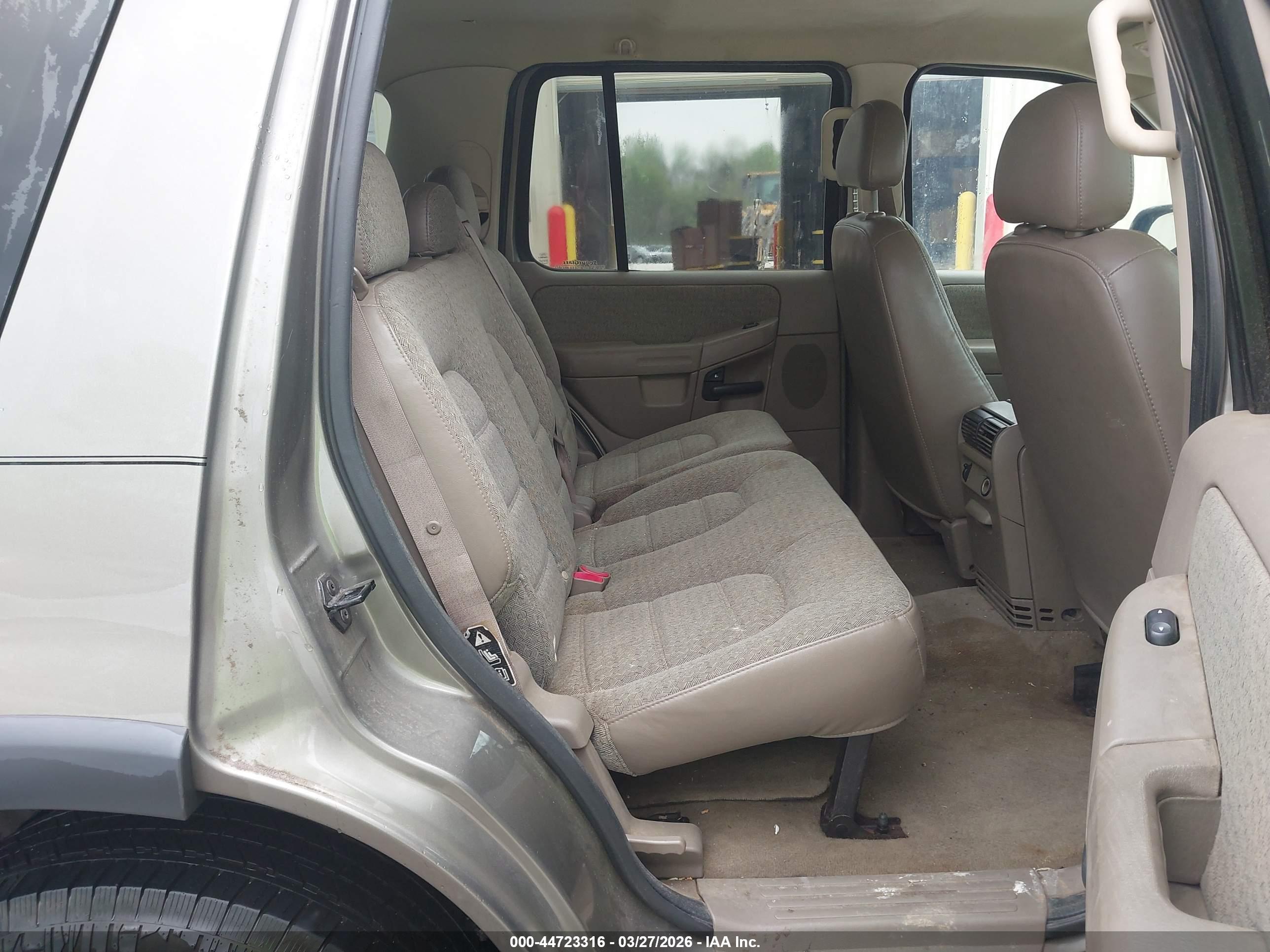 FORD EXPLORER image 8