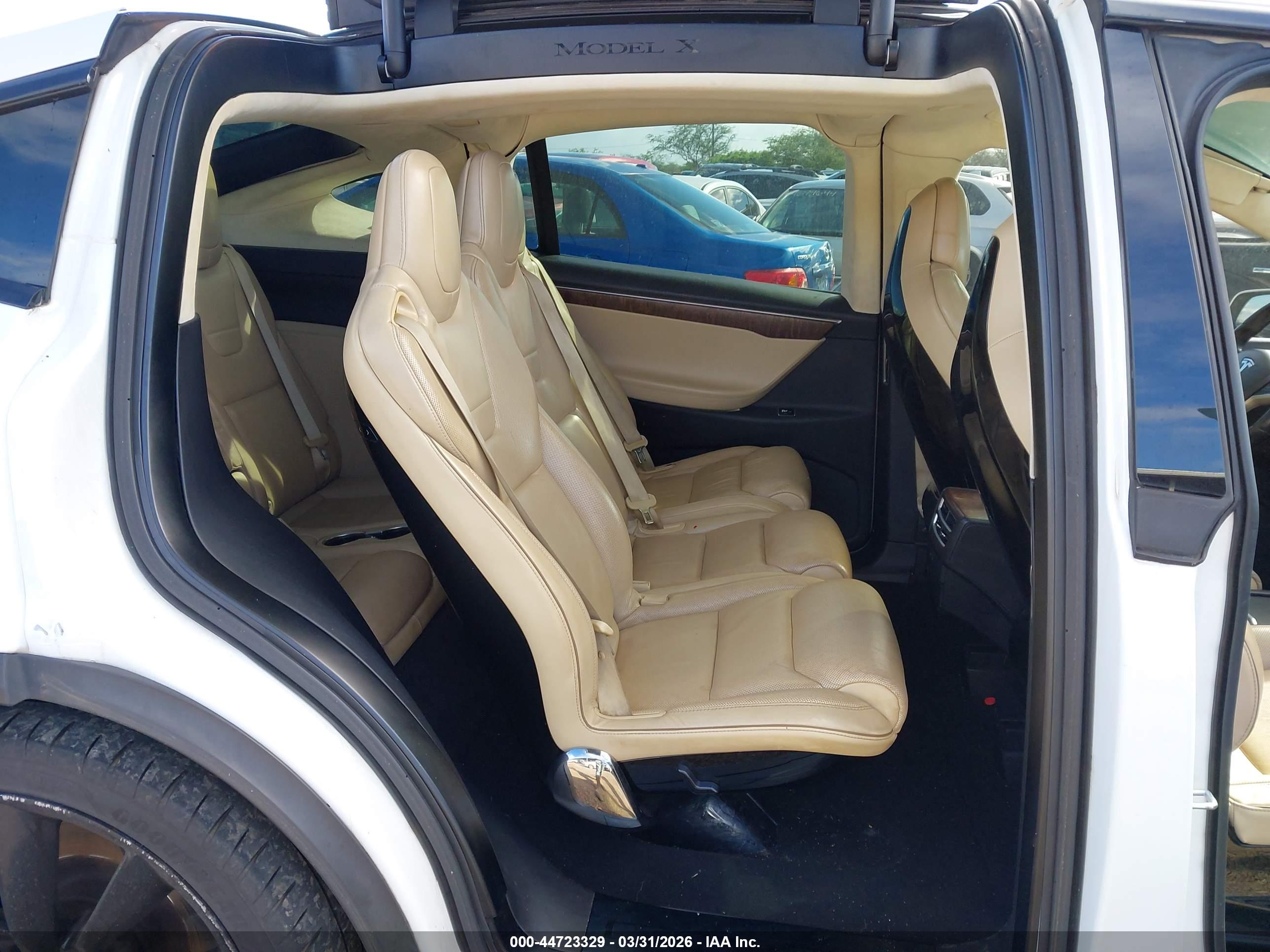 TESLA MODEL image 8