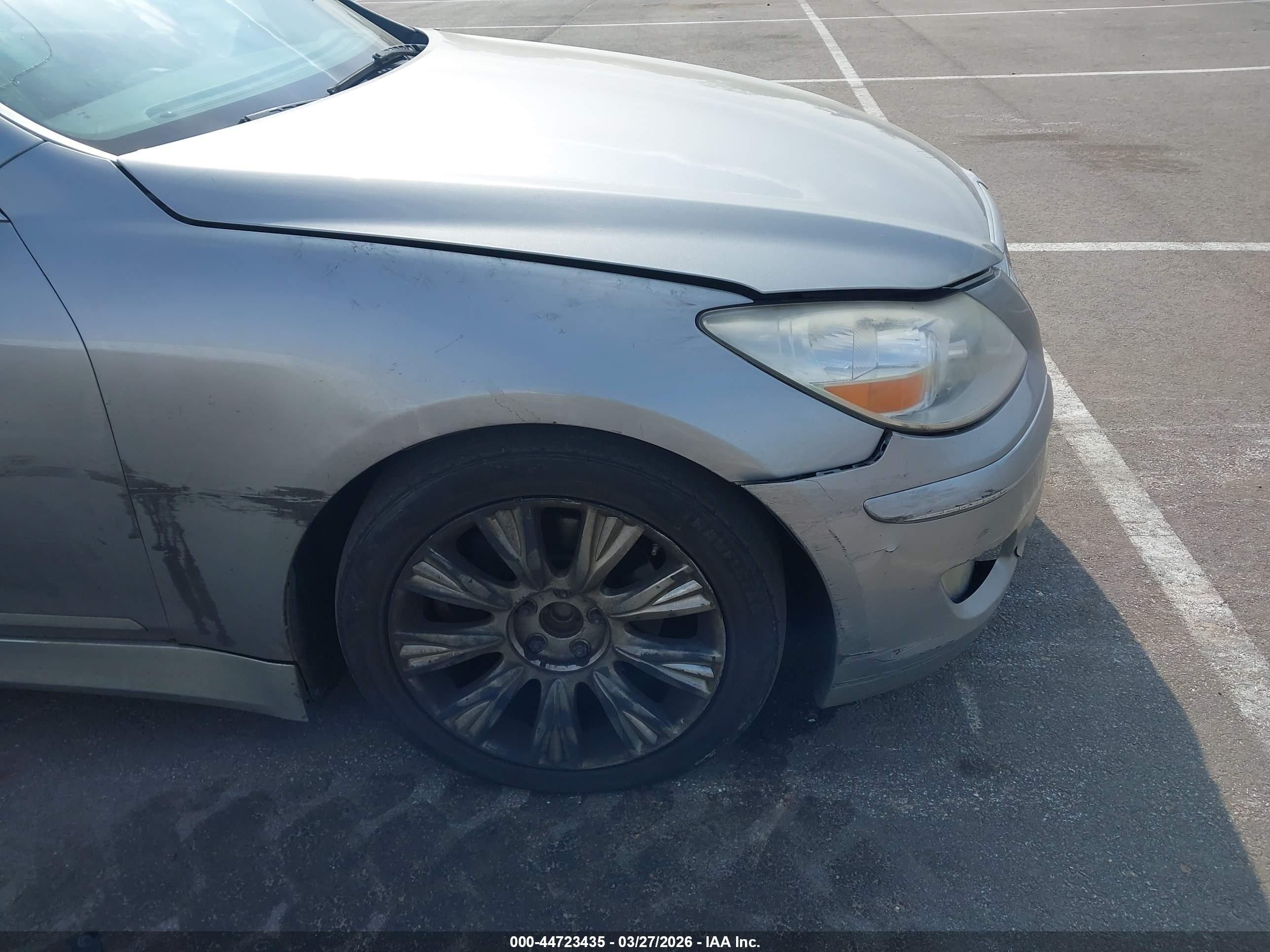 HYUNDAI GENESIS image 6