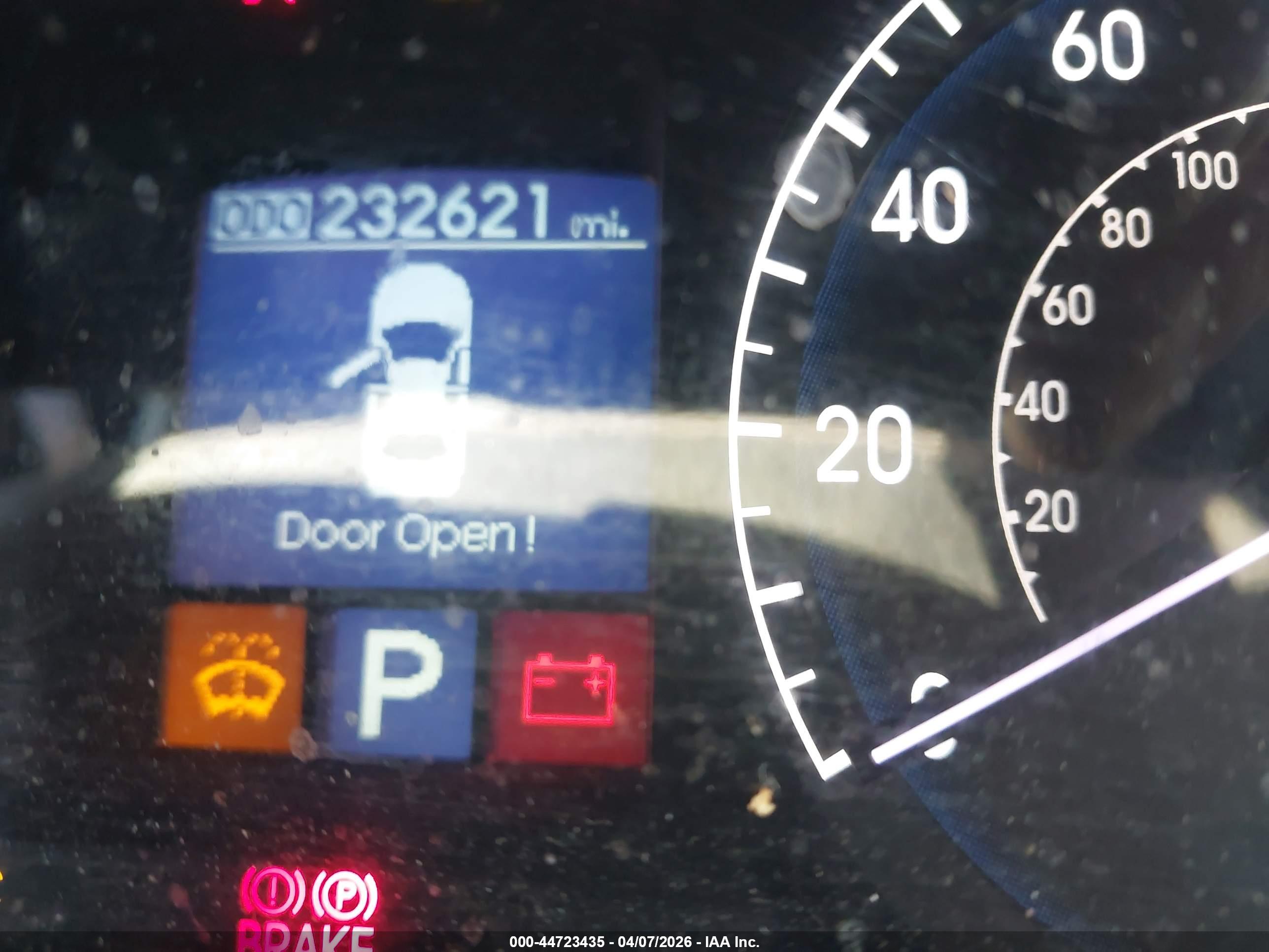 HYUNDAI GENESIS image 7