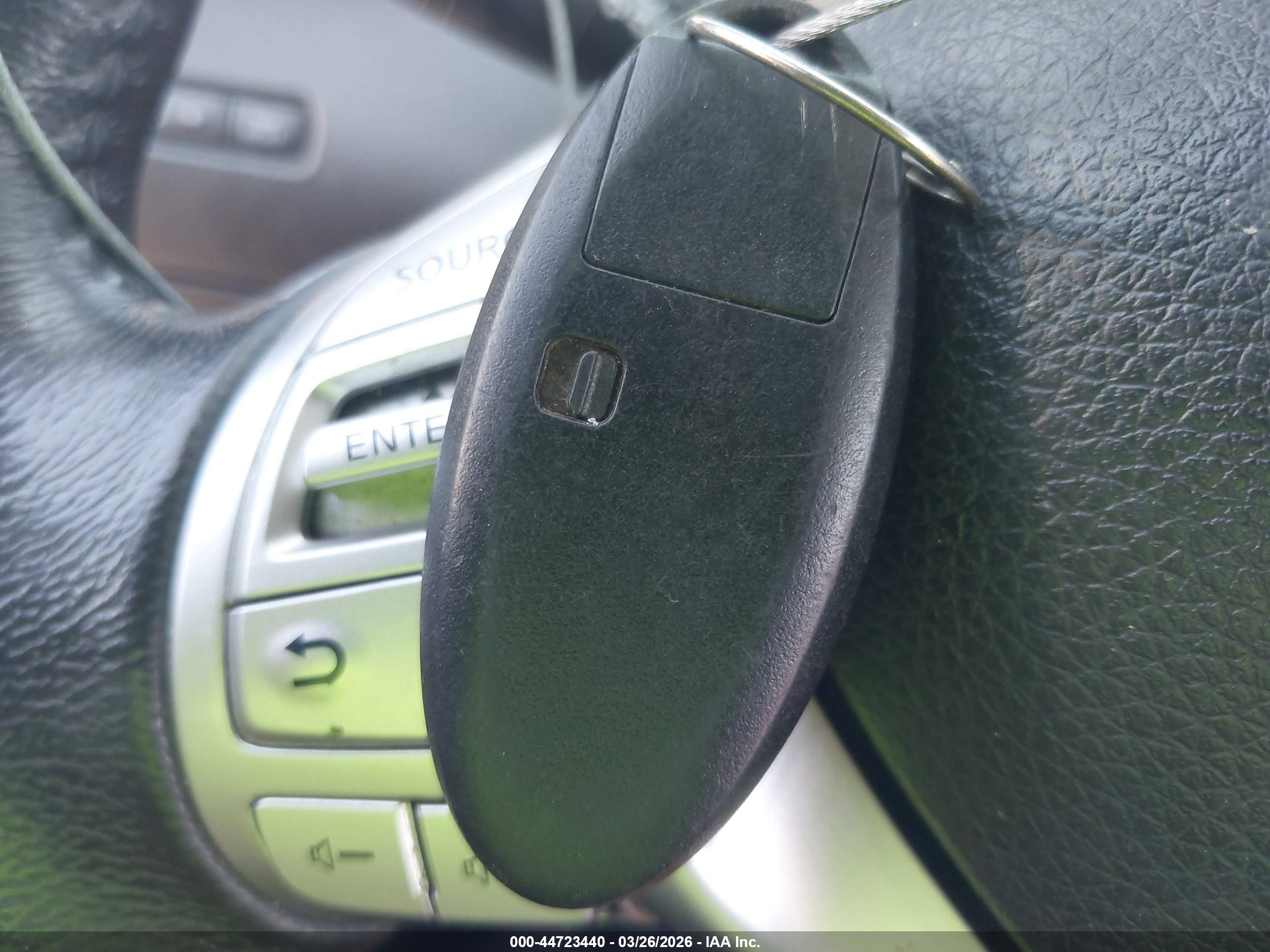 NISSAN ROGUE image 11
