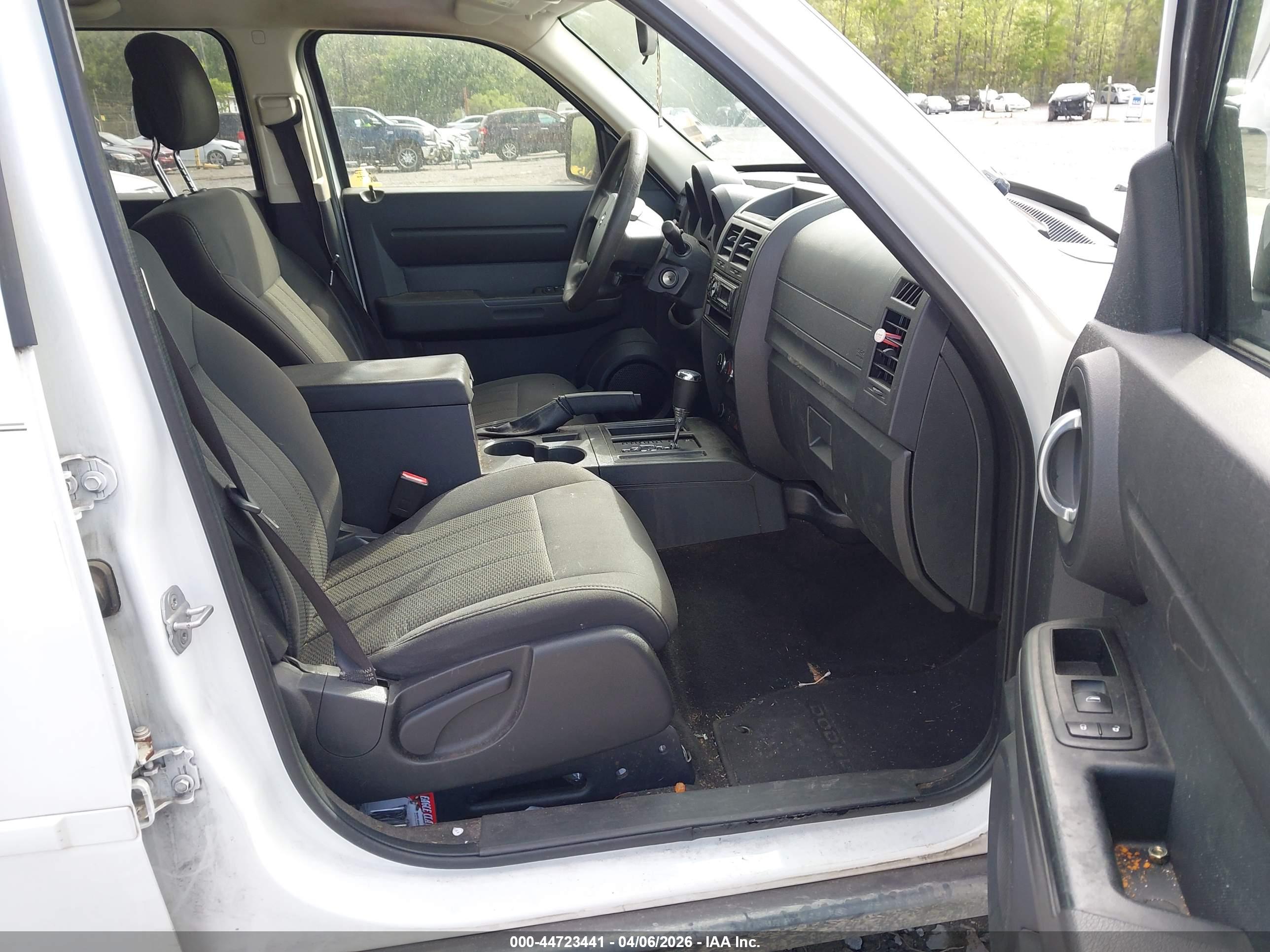 DODGE NITRO image 5
