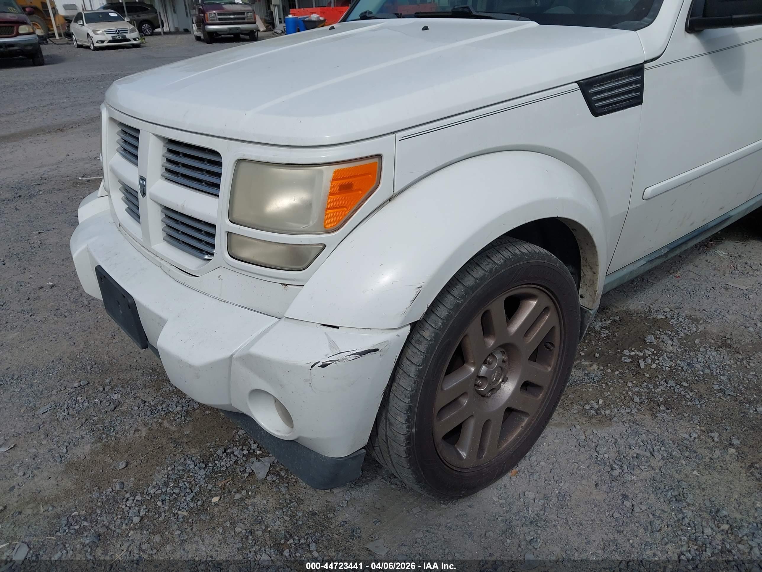 DODGE NITRO image 6