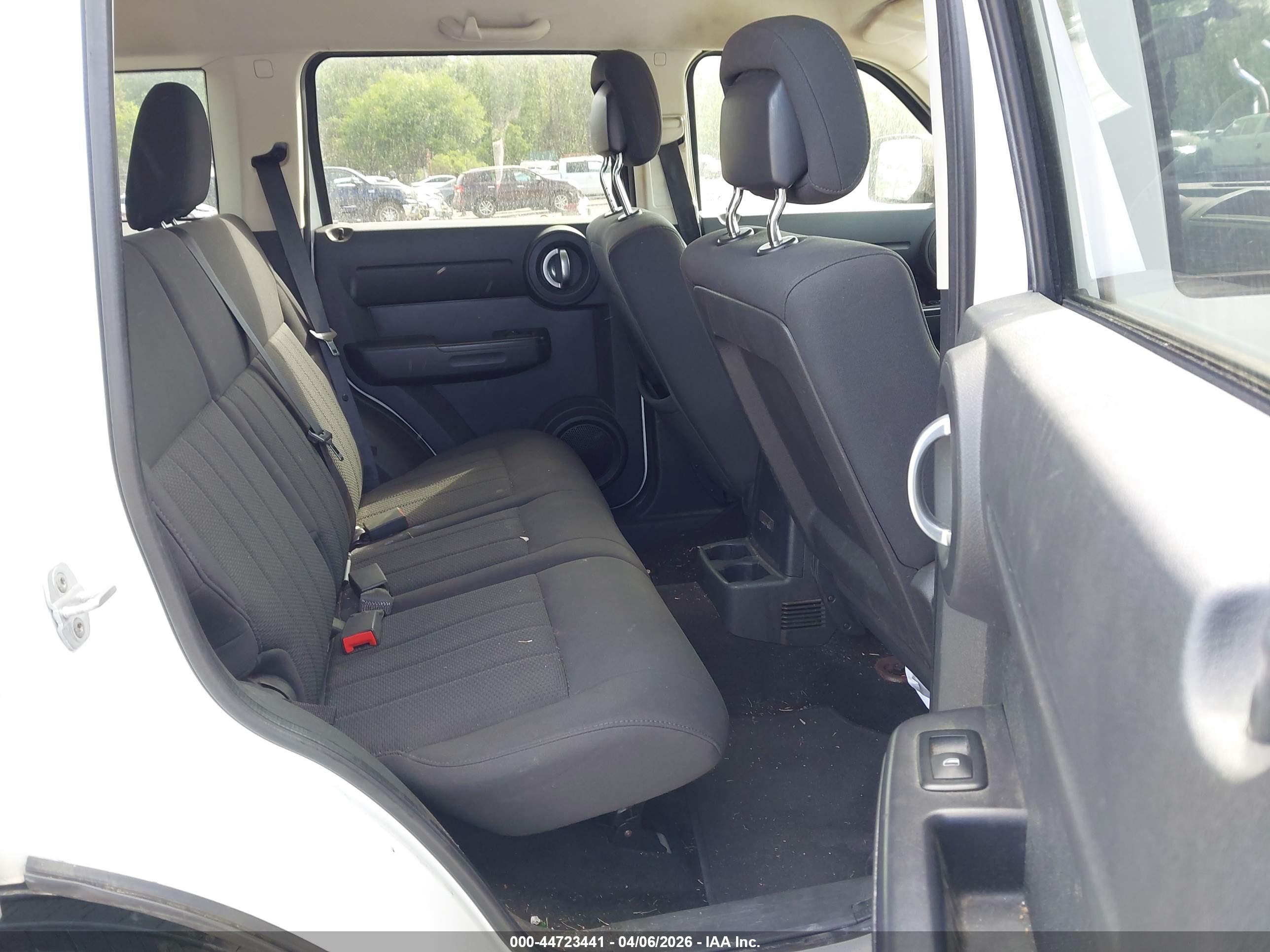 DODGE NITRO image 8