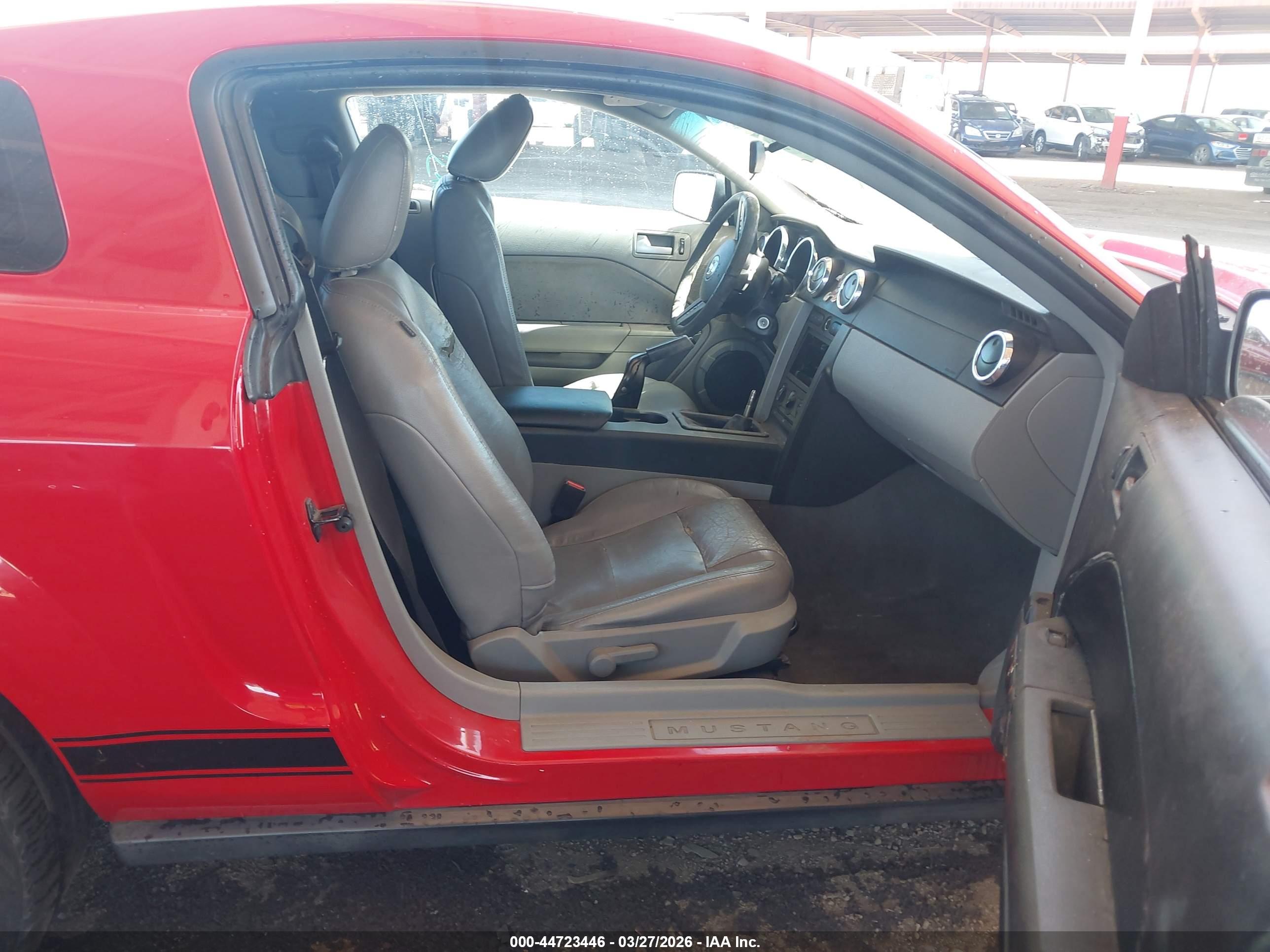 FORD MUSTANG image 5