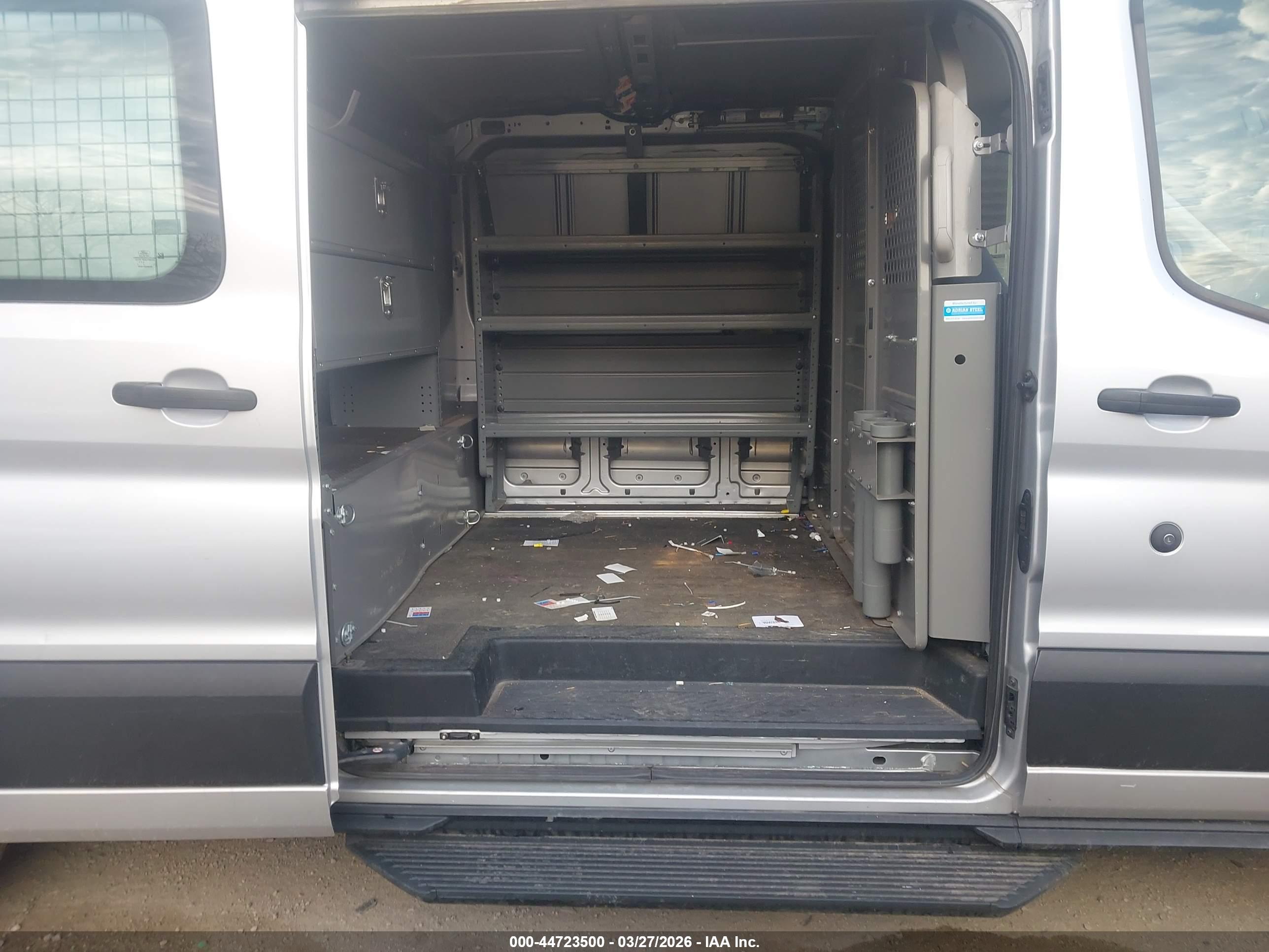 FORD TRANSIT-150 image 8