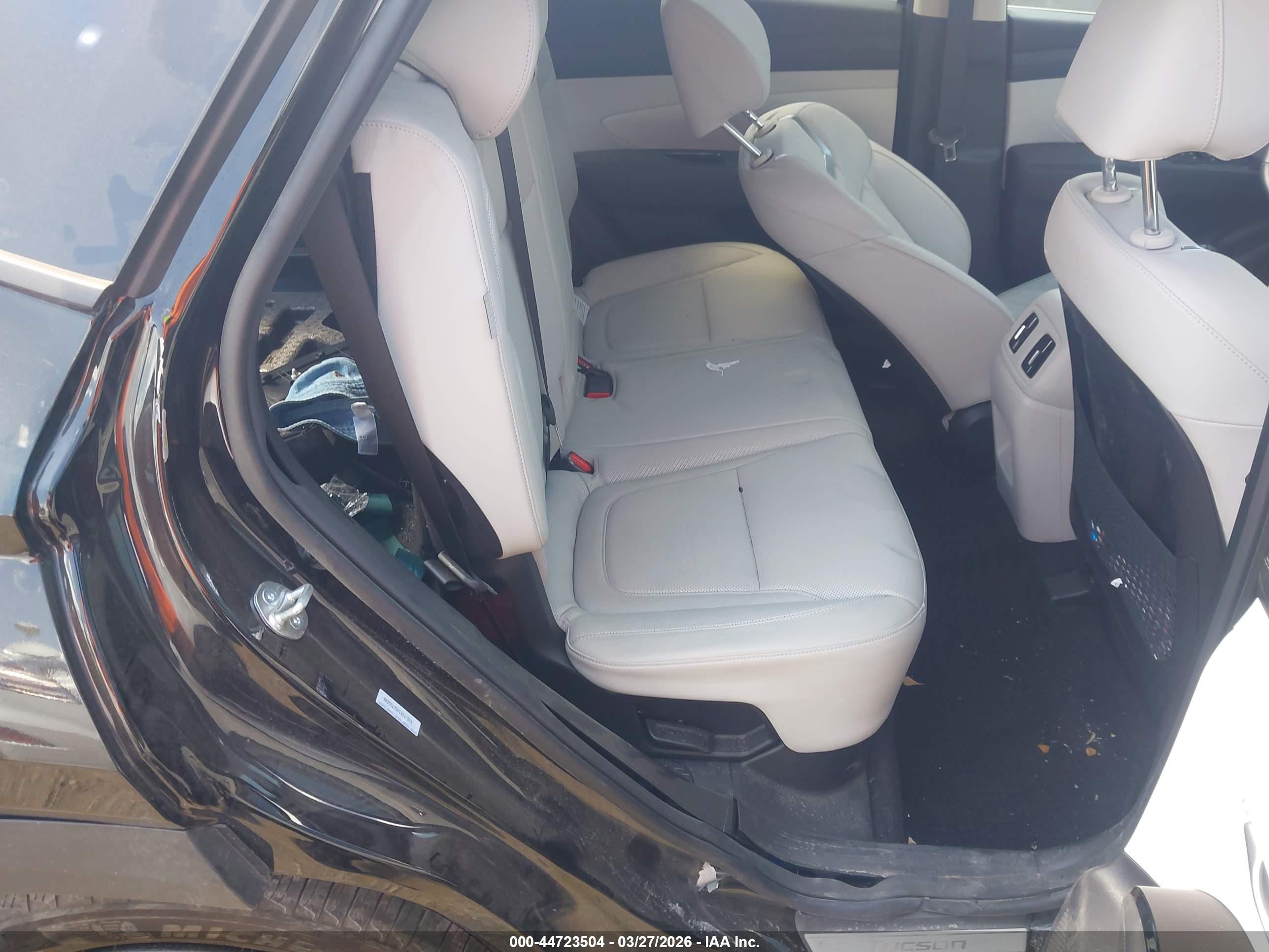 HYUNDAI TUCSON image 8
