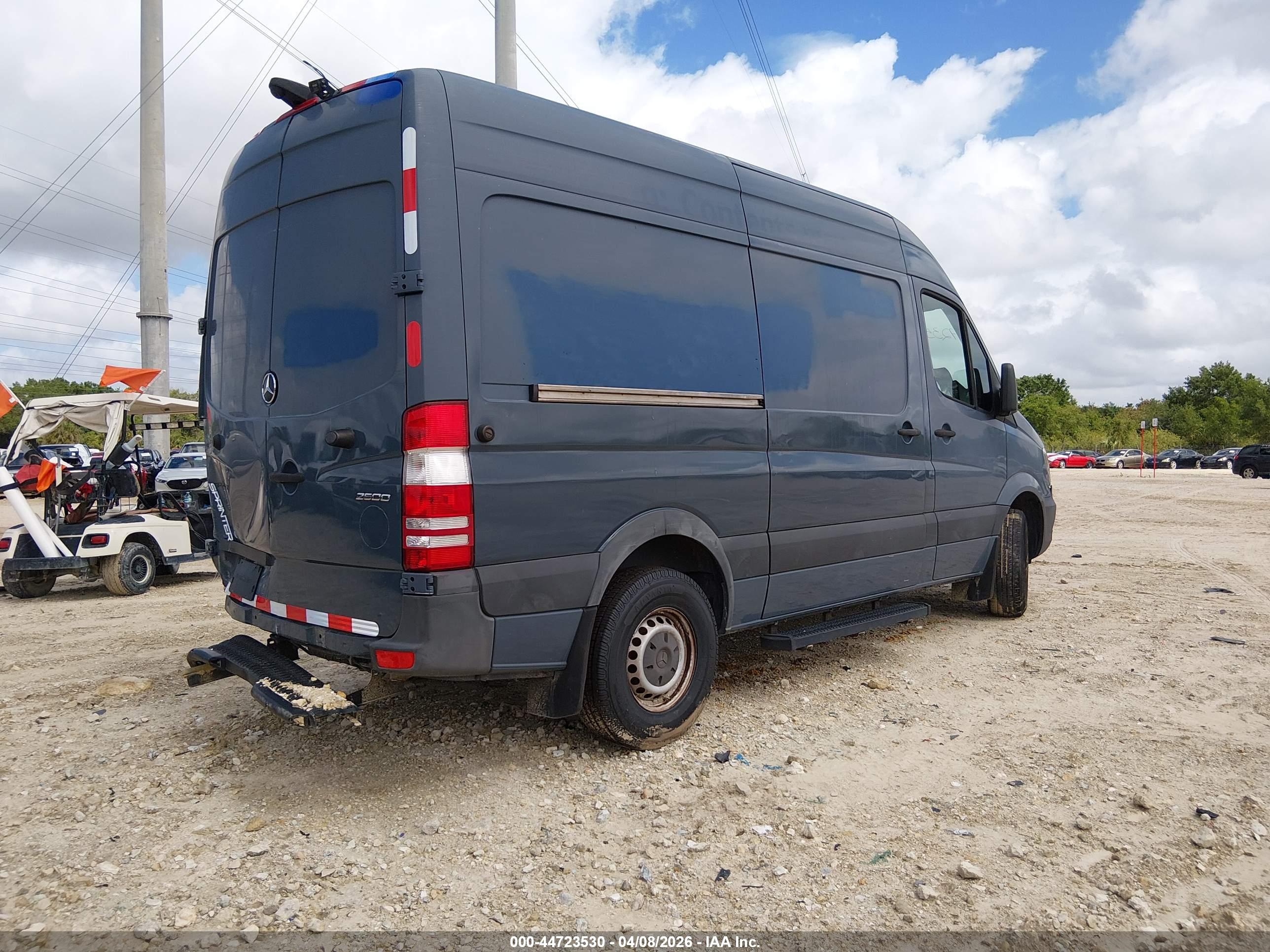 MERCEDES-BENZ SPRINTER image 4