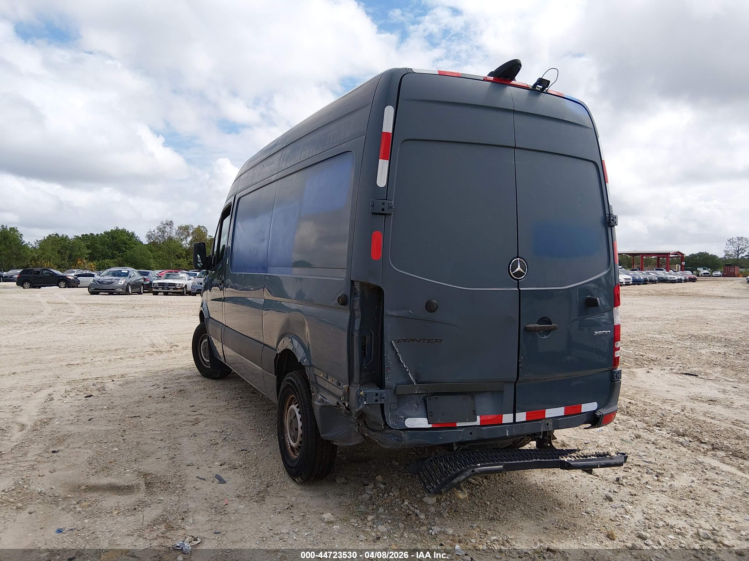 MERCEDES-BENZ SPRINTER image 6