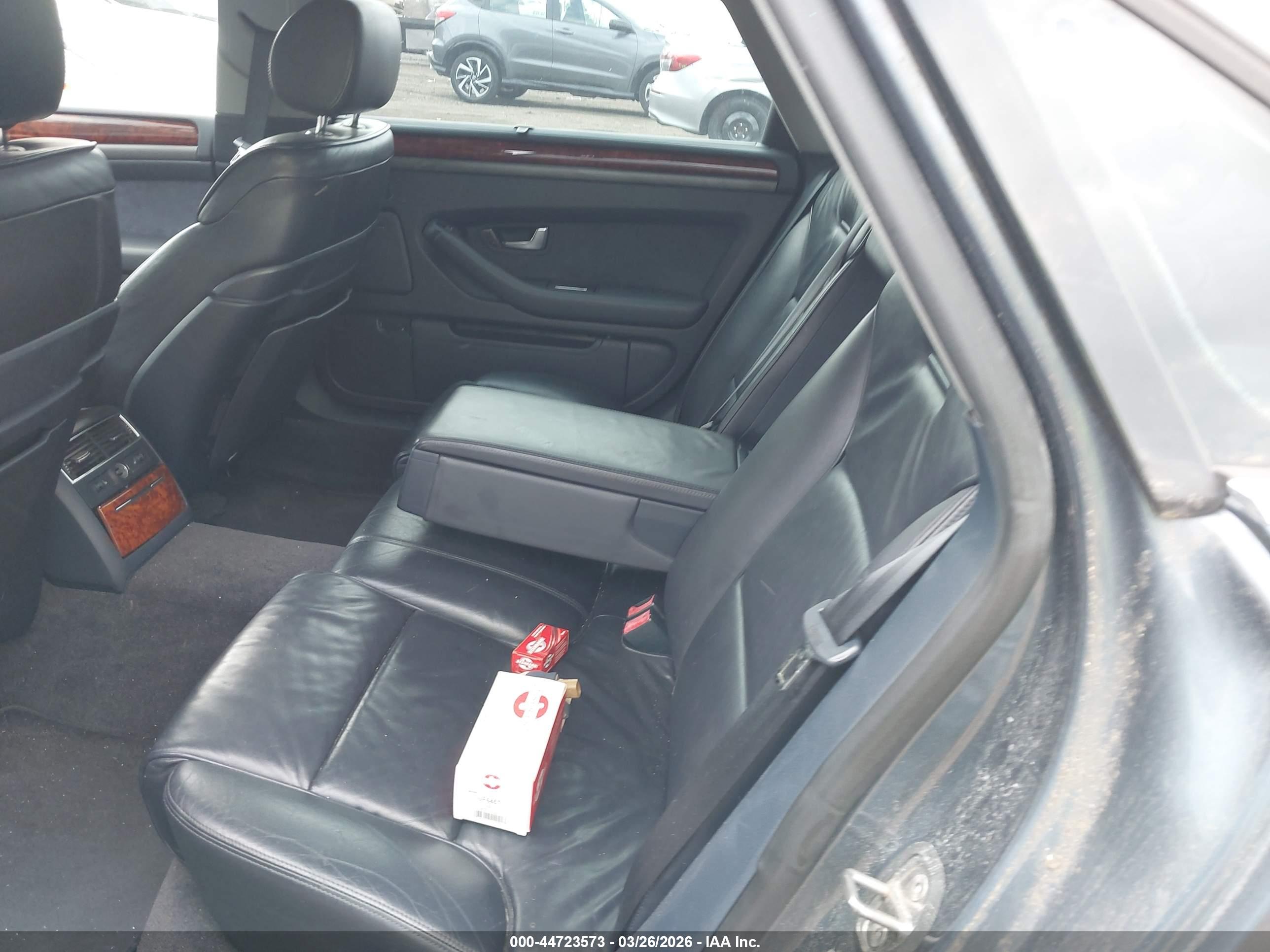 AUDI A8 image 8