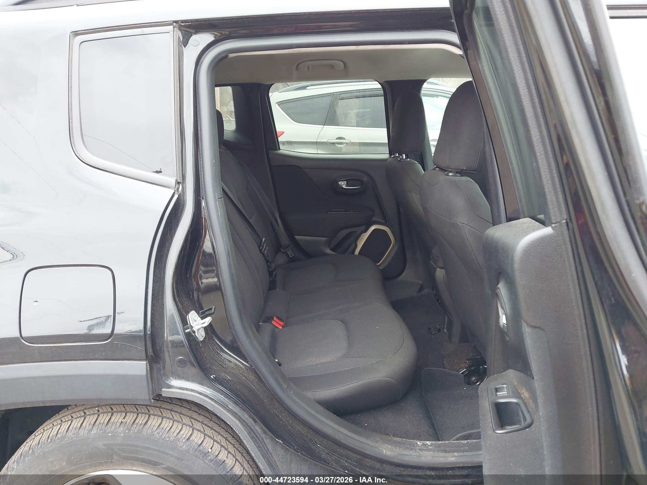 JEEP RENEGADE image 8