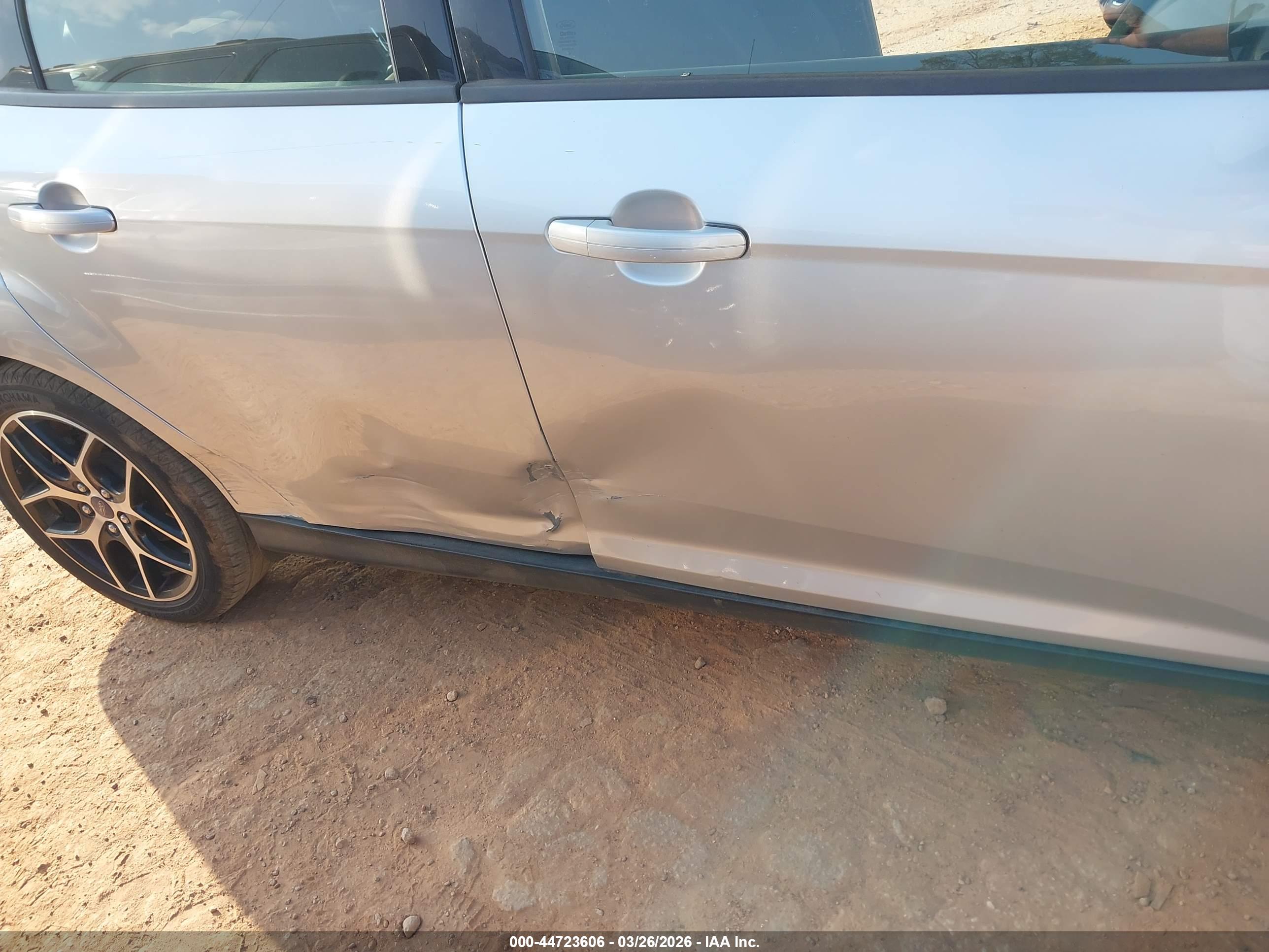 FORD FOCUS image 6