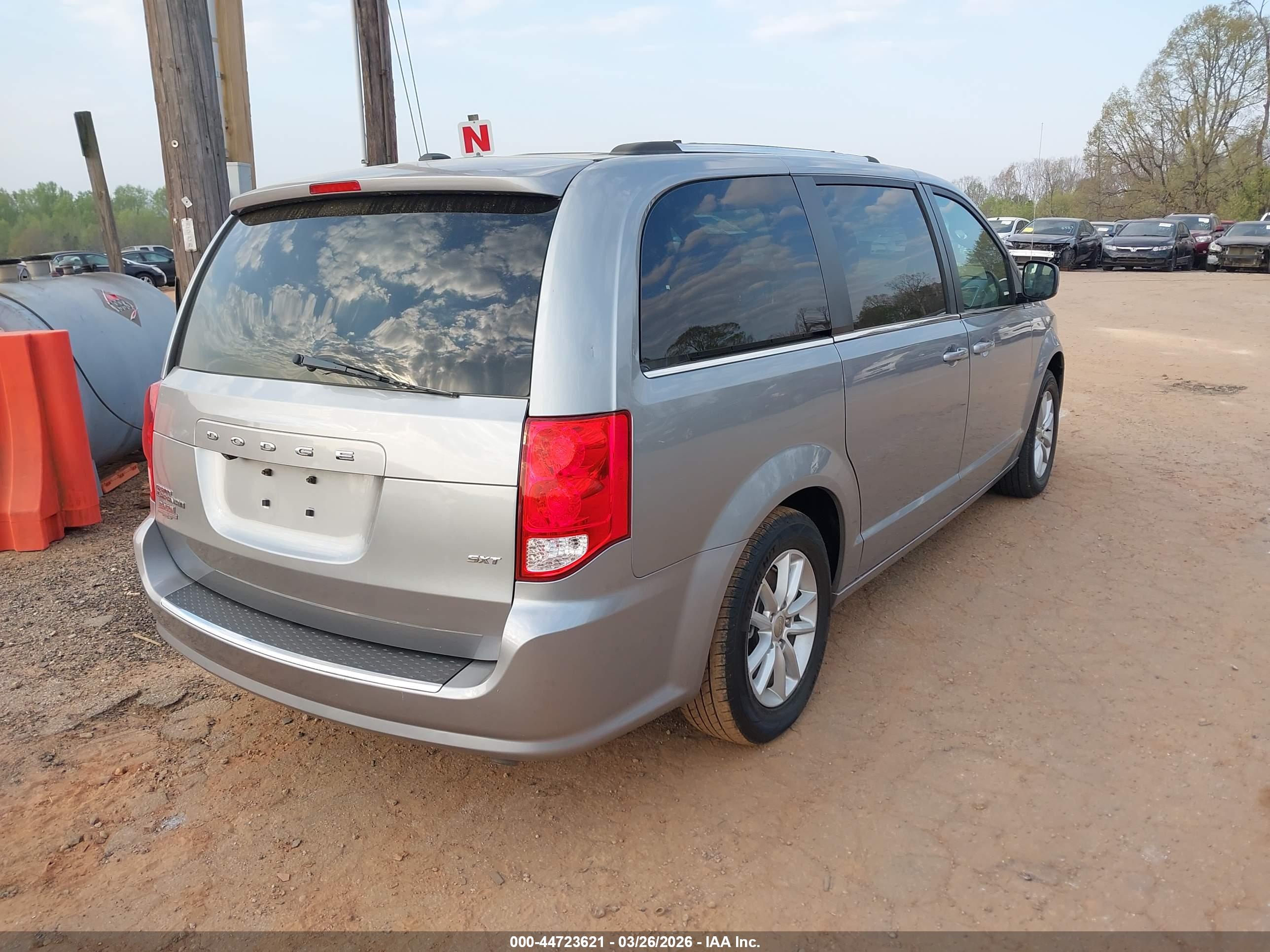 DODGE GRAND image 4