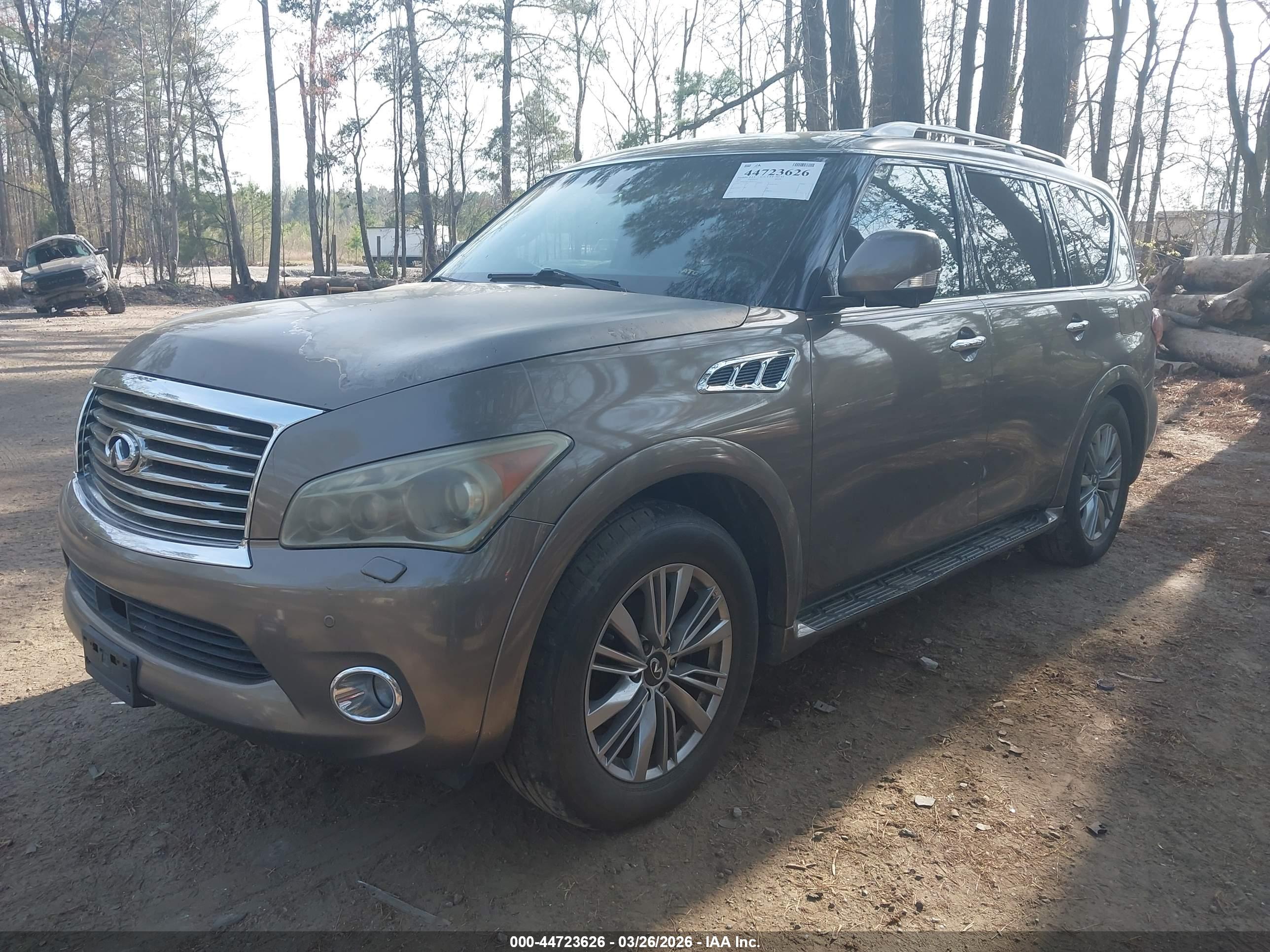 INFINITI QX56 image 2