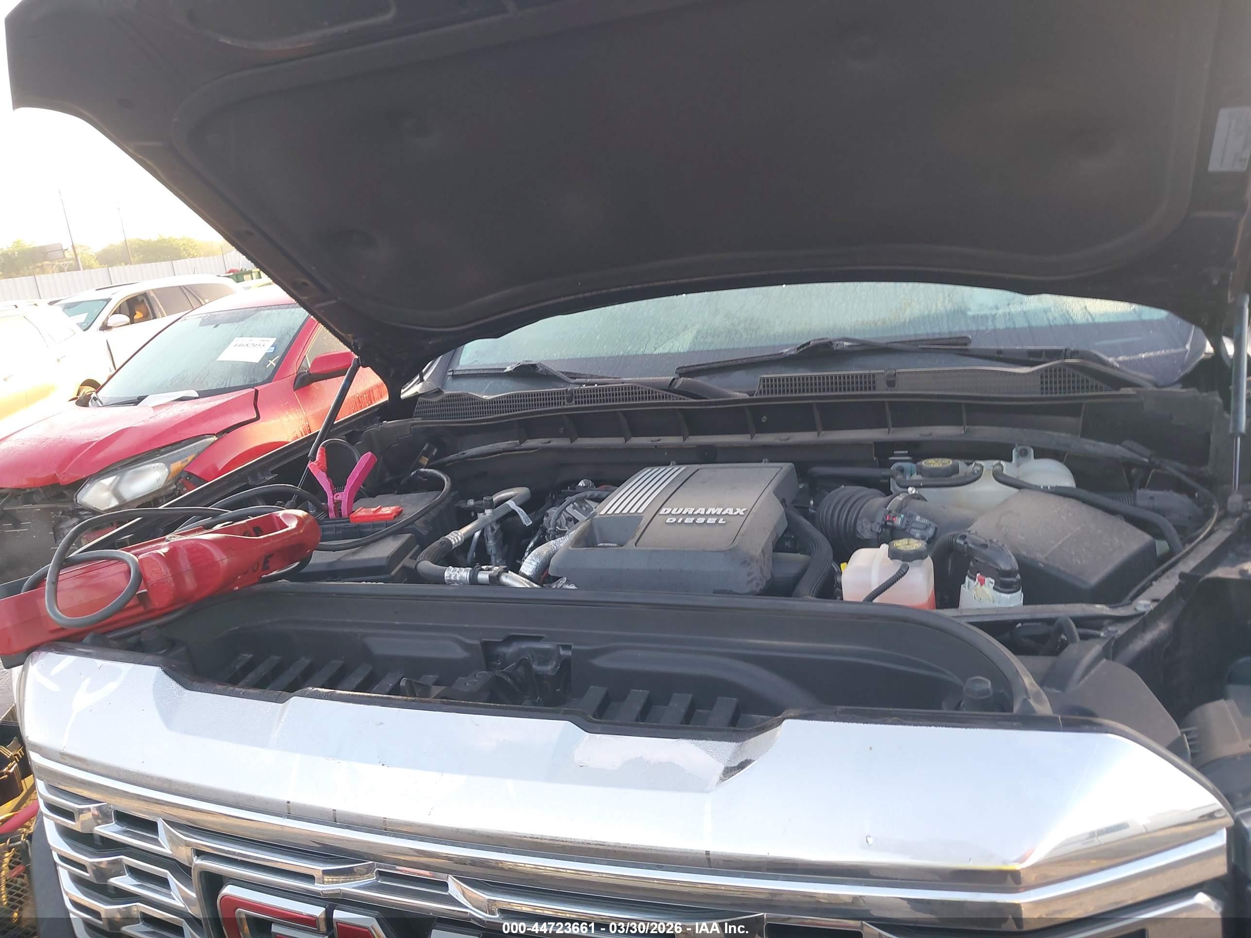GMC SIERRA image 10