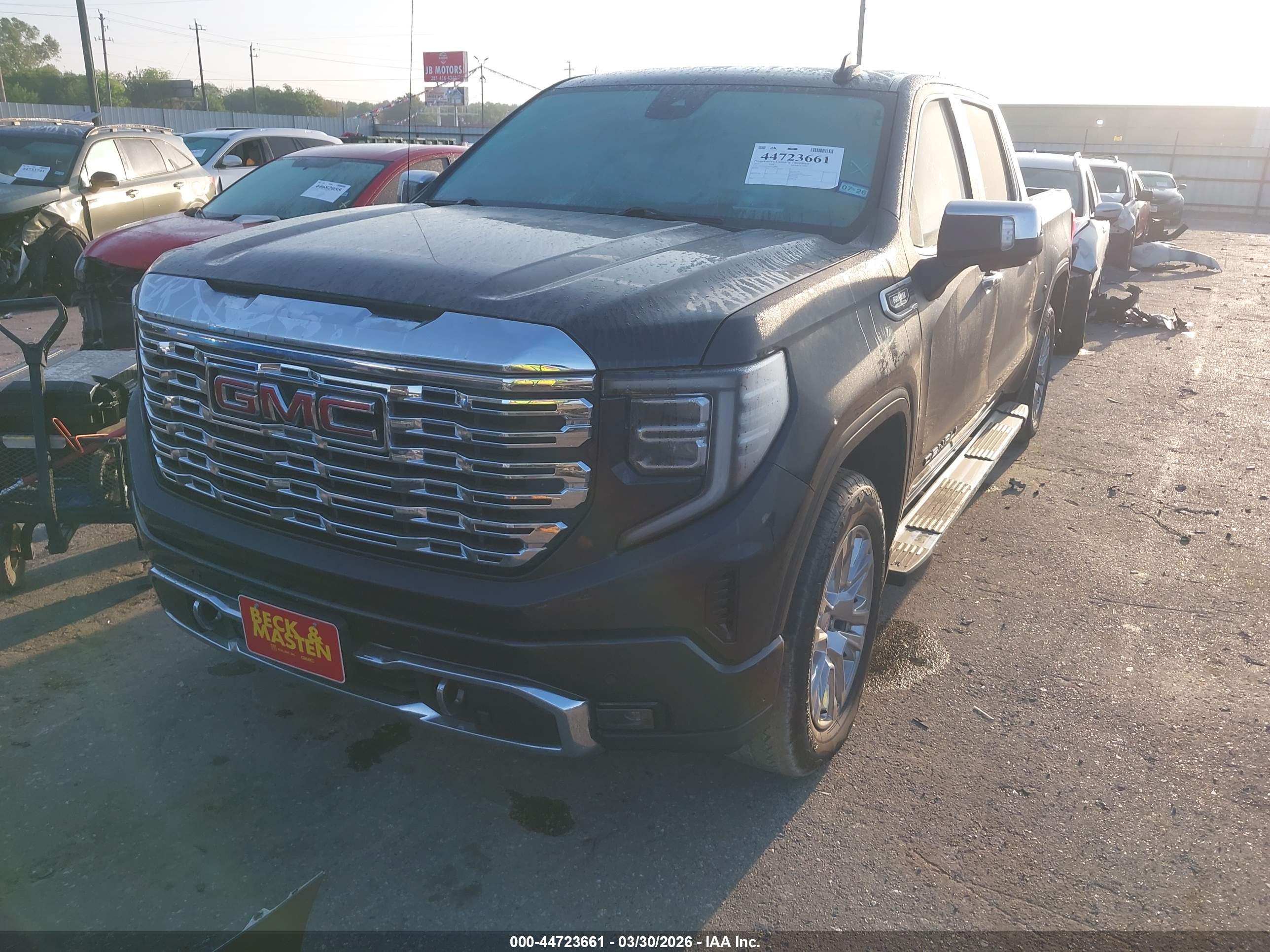 GMC SIERRA image 2