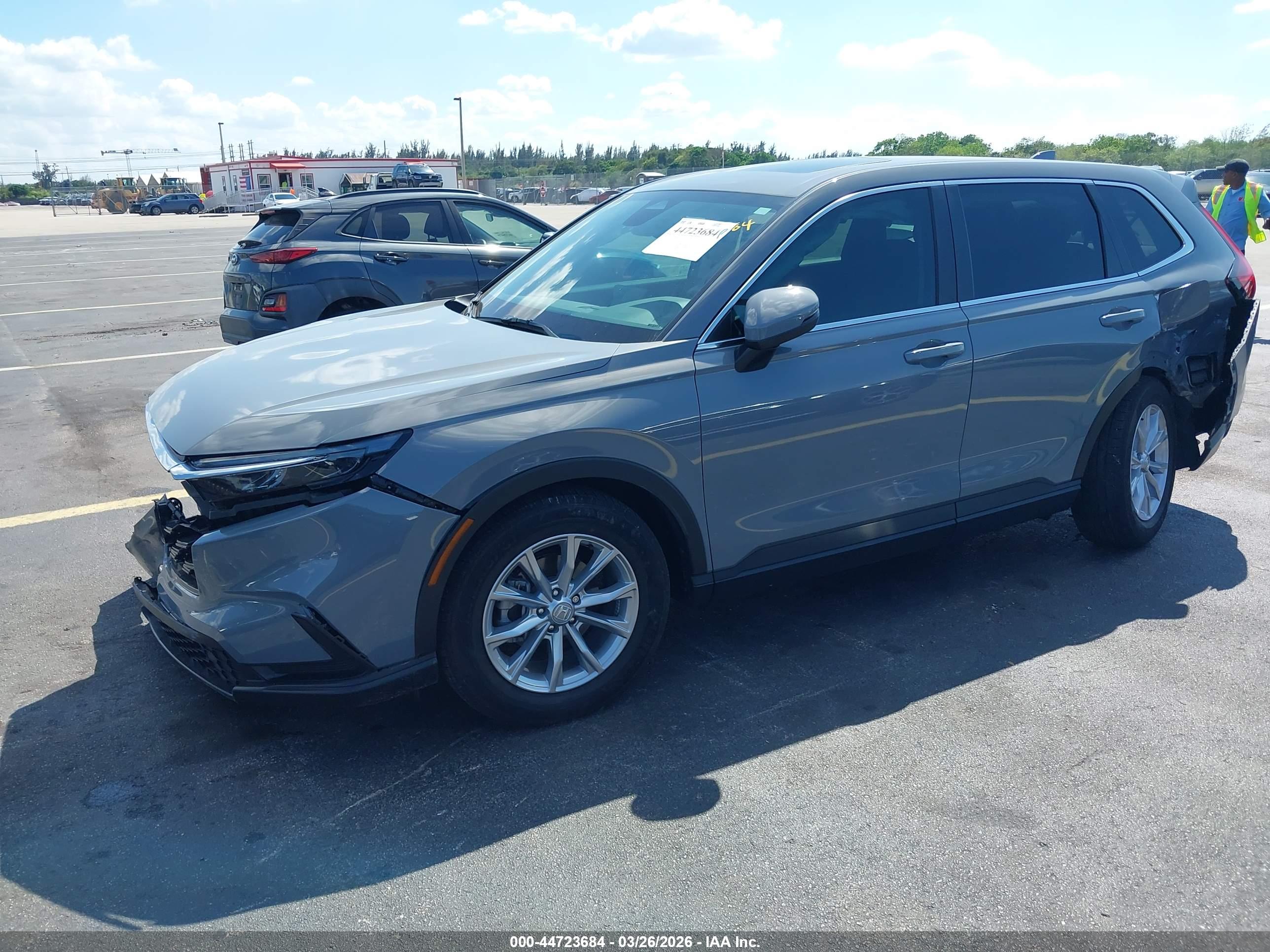 HONDA CR-V image 2