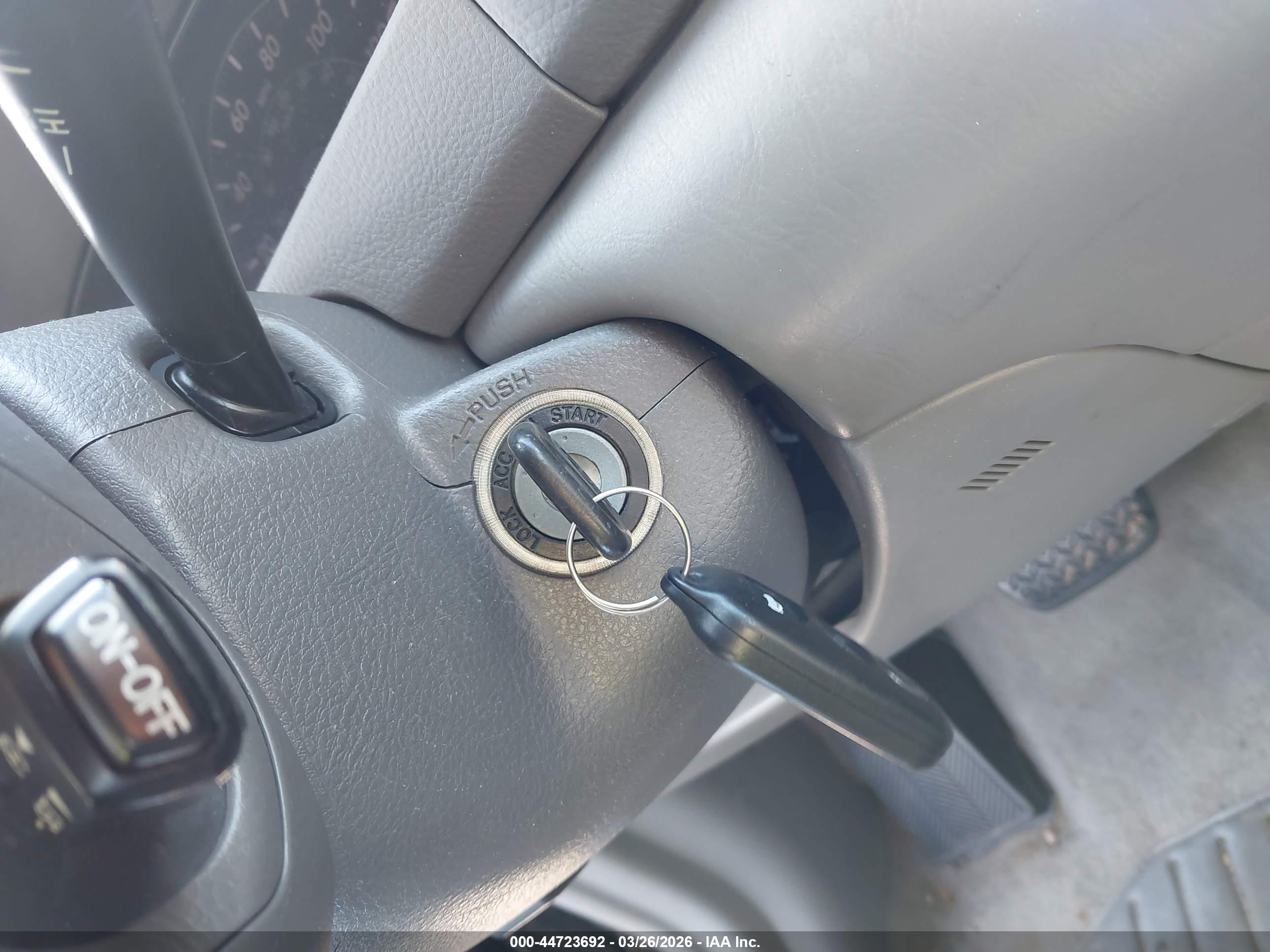 TOYOTA CAMRY image 11