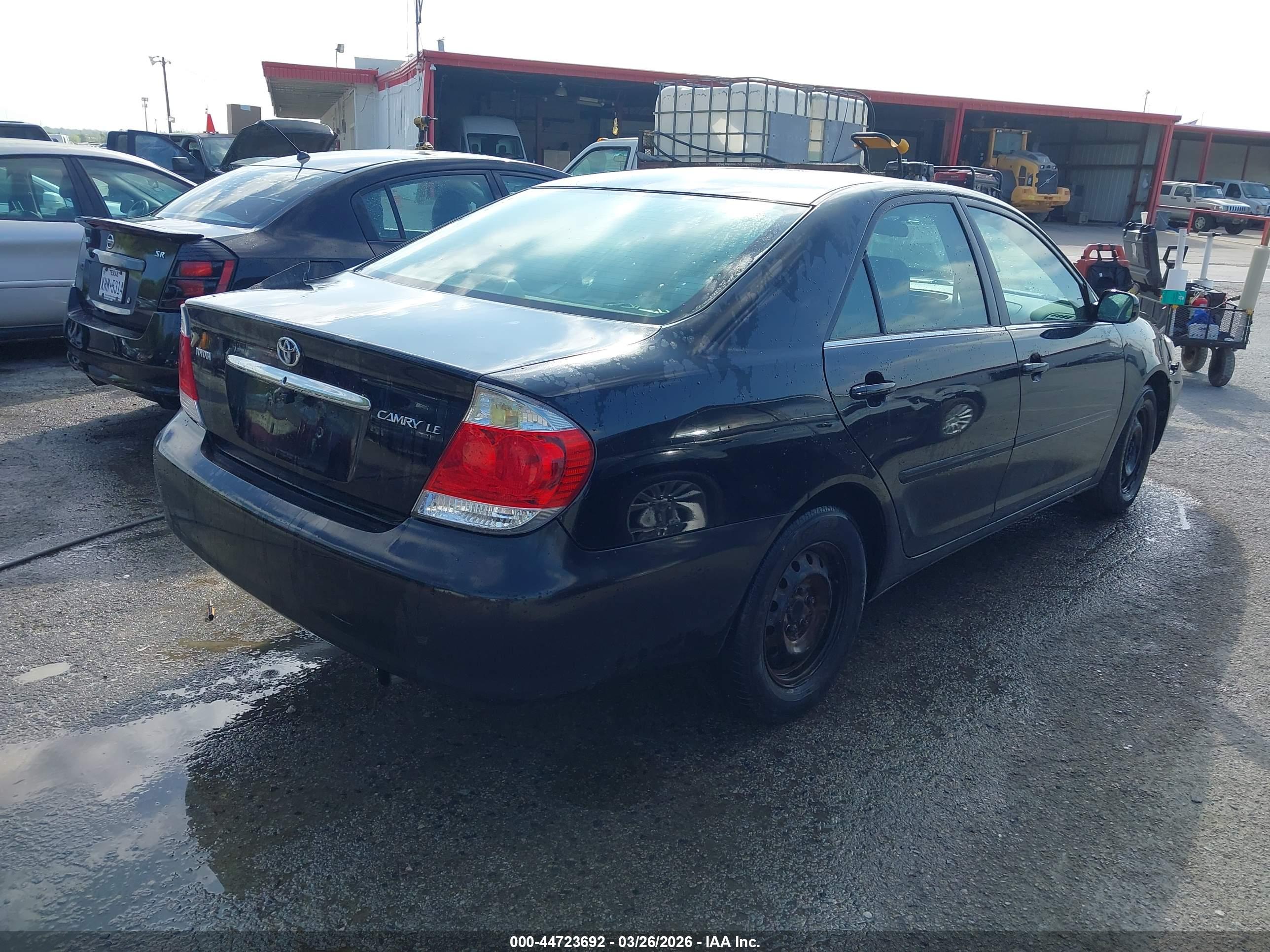 TOYOTA CAMRY image 4