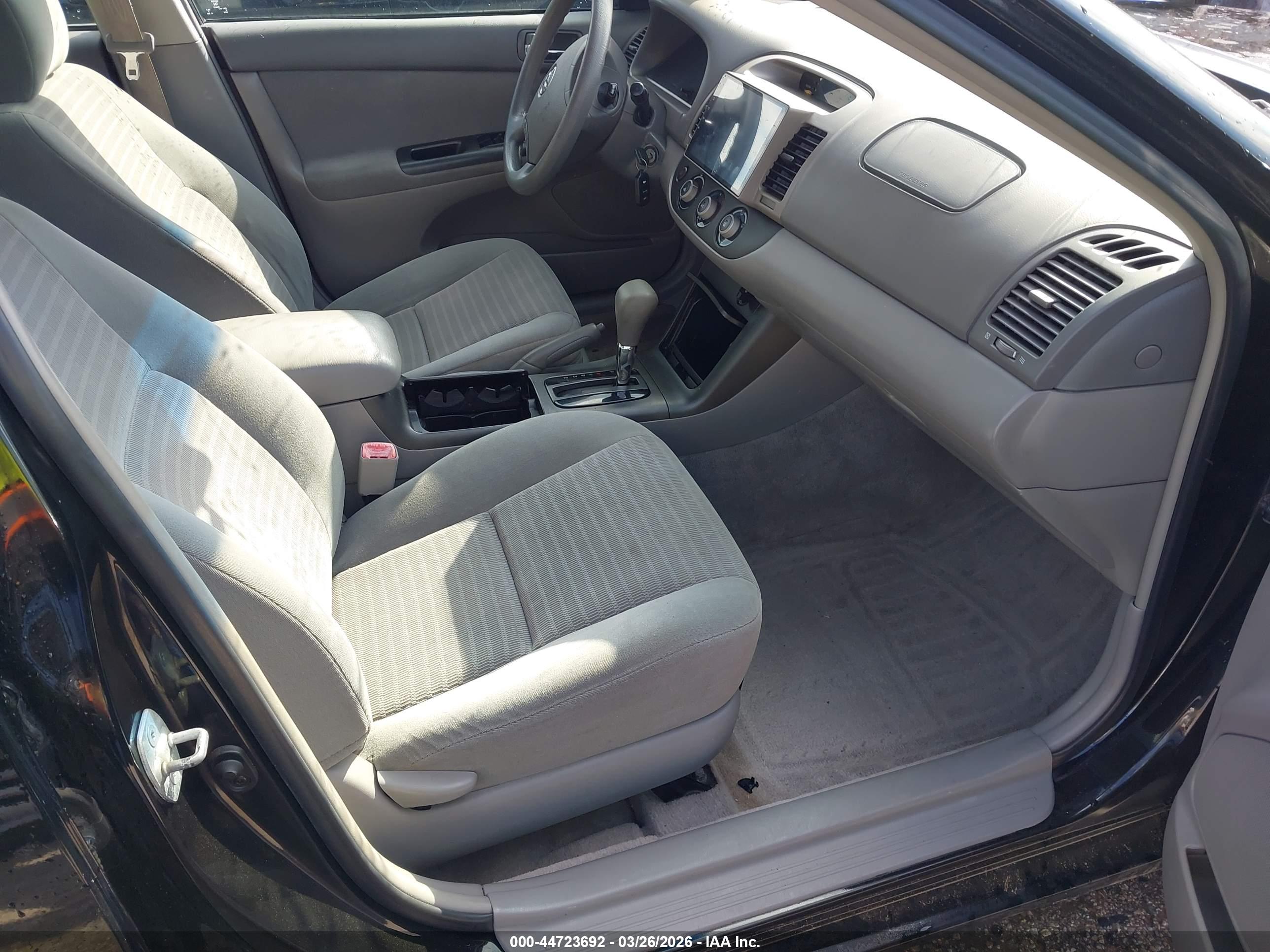 TOYOTA CAMRY image 5