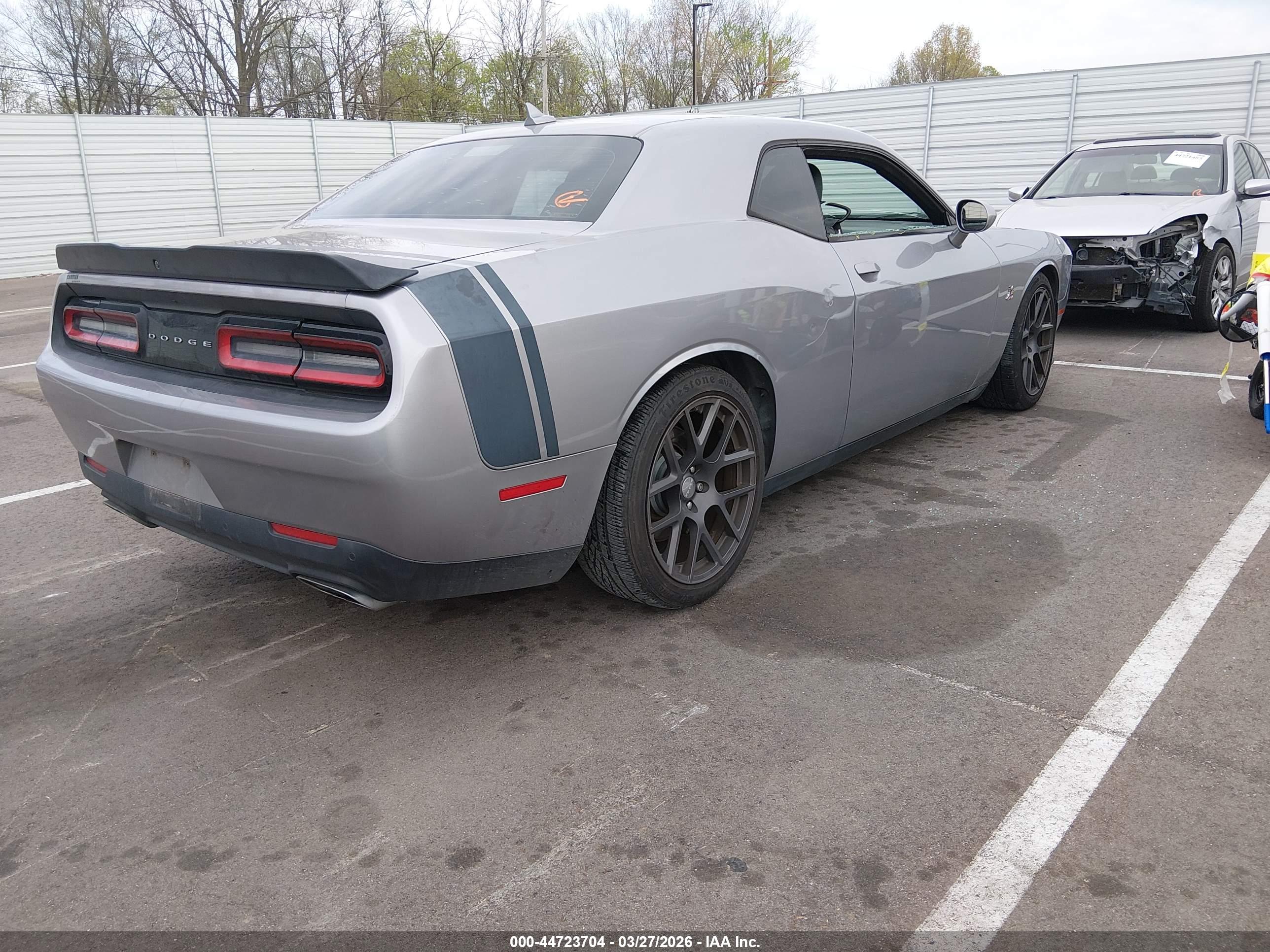 DODGE CHALLENGER image 4