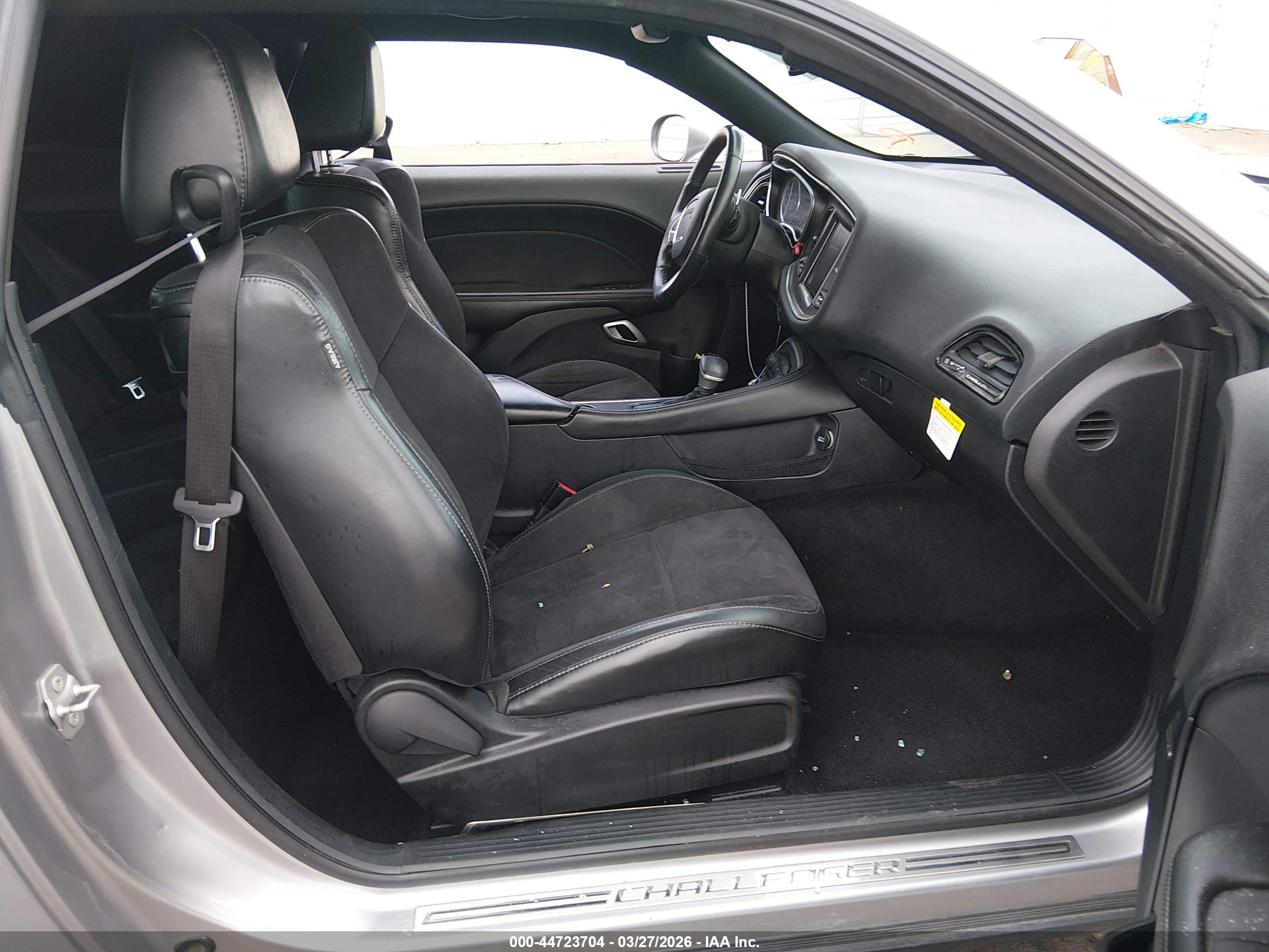 DODGE CHALLENGER image 5