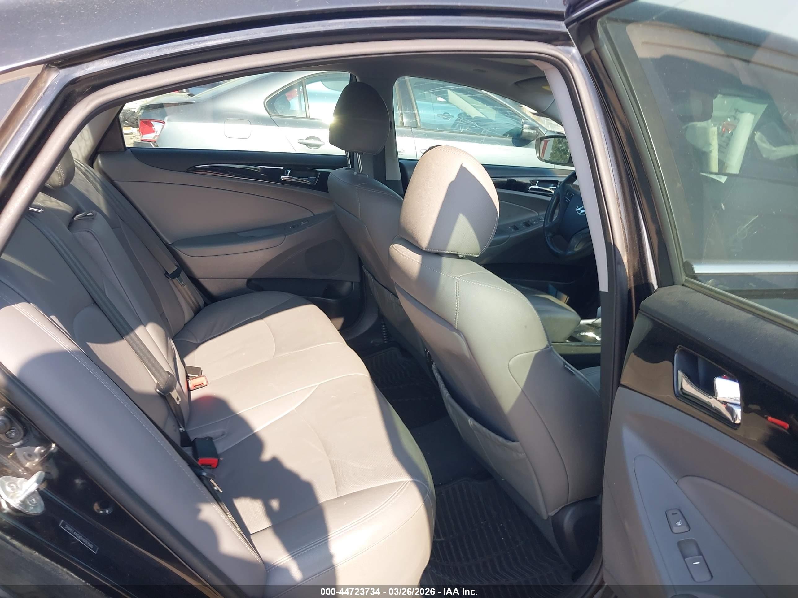 HYUNDAI SONATA image 8