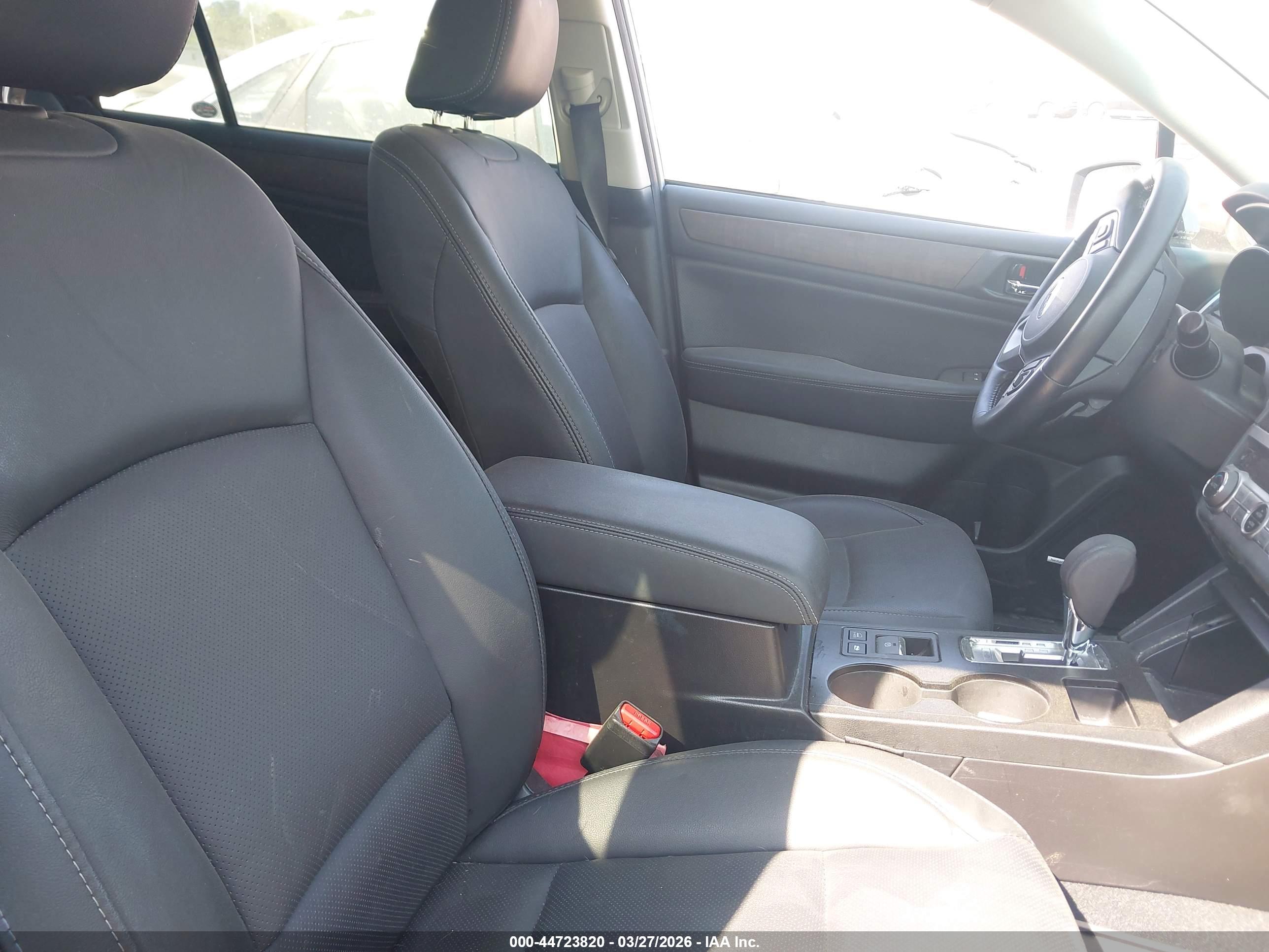 SUBARU OUTBACK image 5