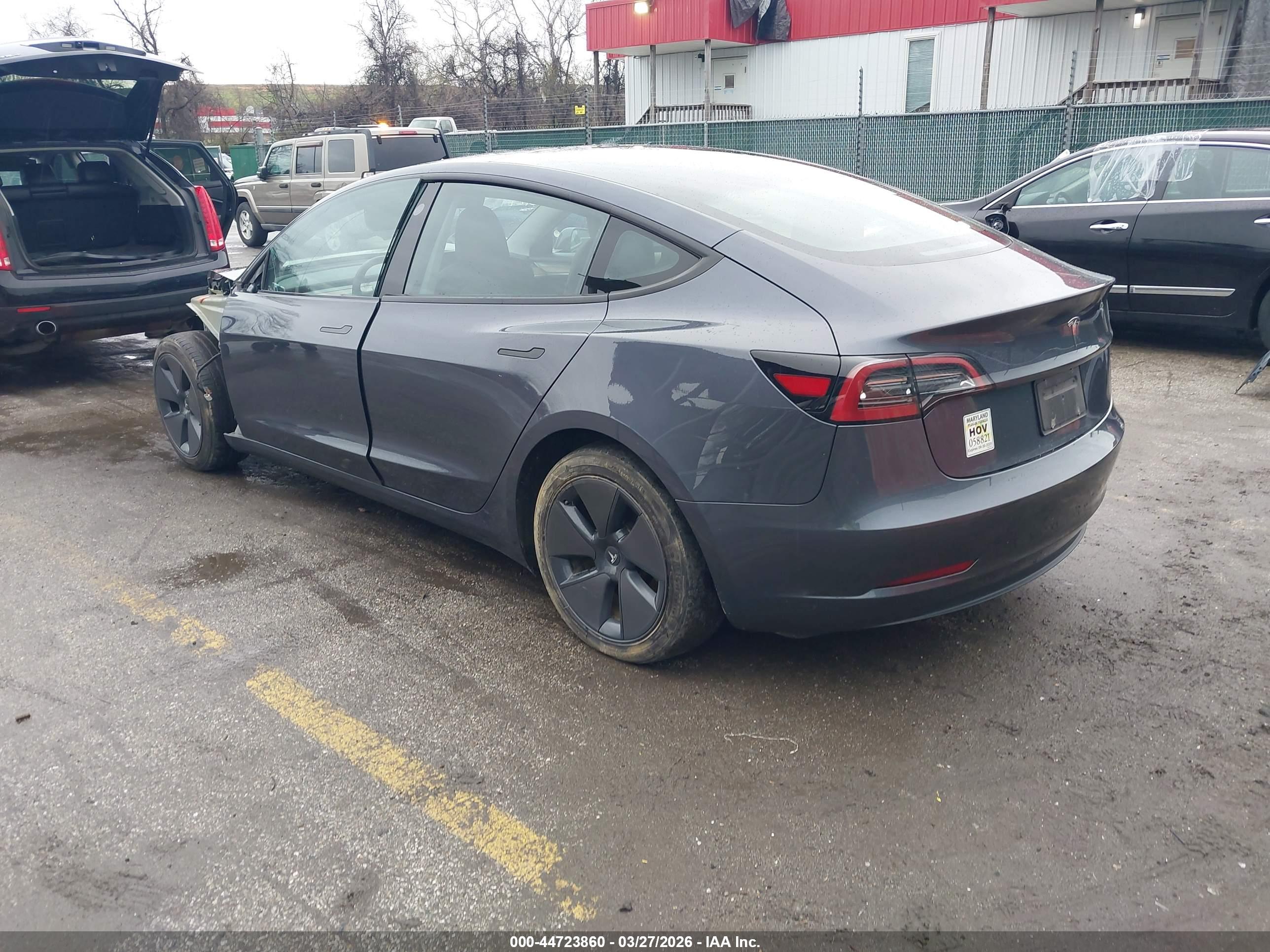 TESLA MODEL image 3
