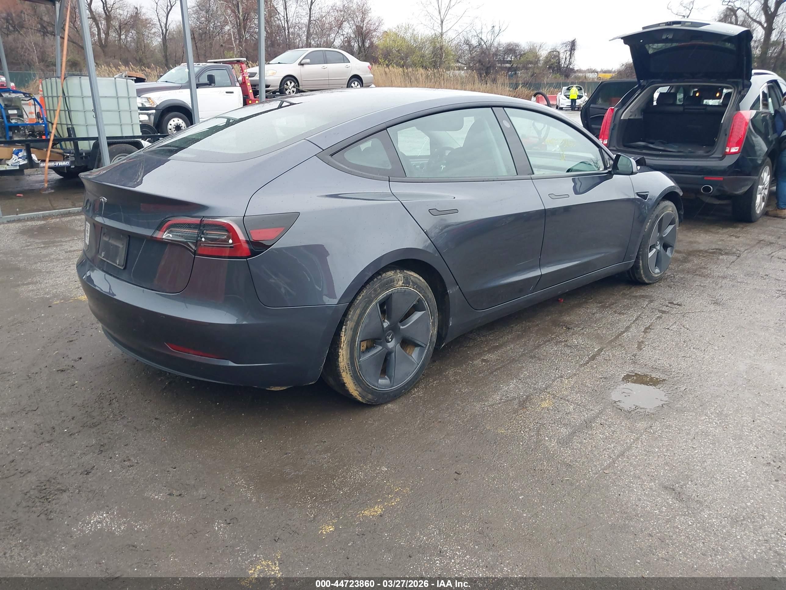 TESLA MODEL image 4