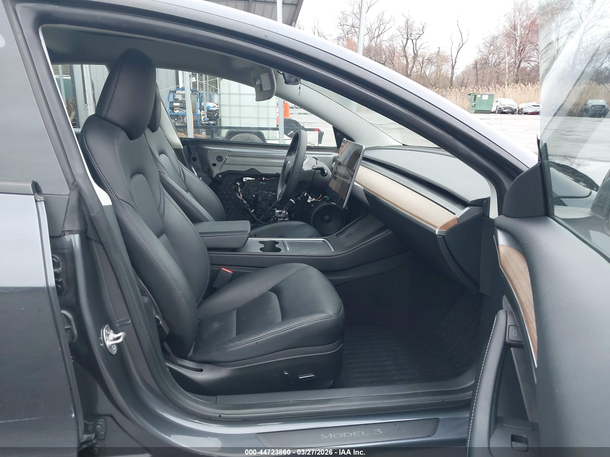 TESLA MODEL image 5