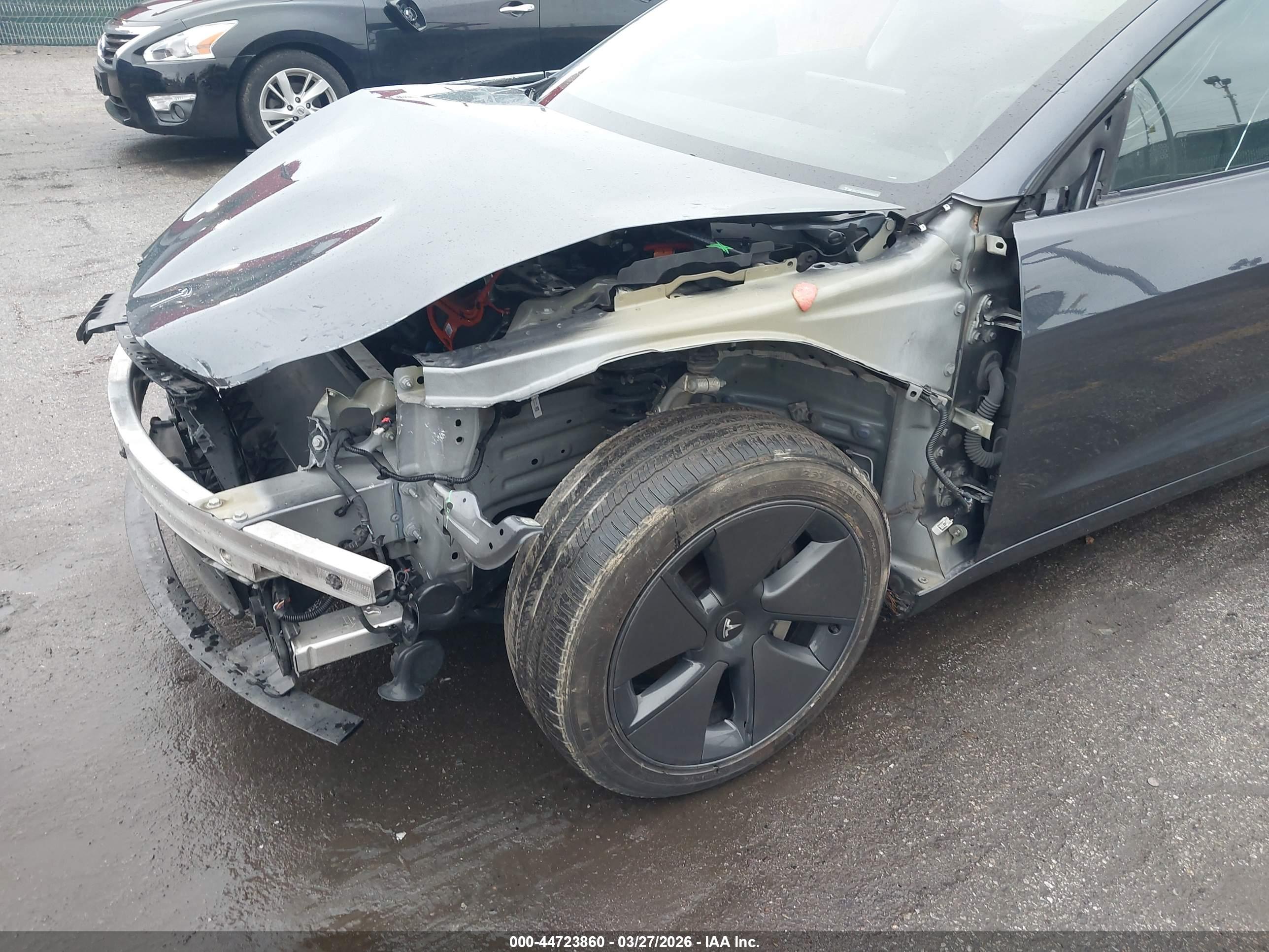 TESLA MODEL image 6