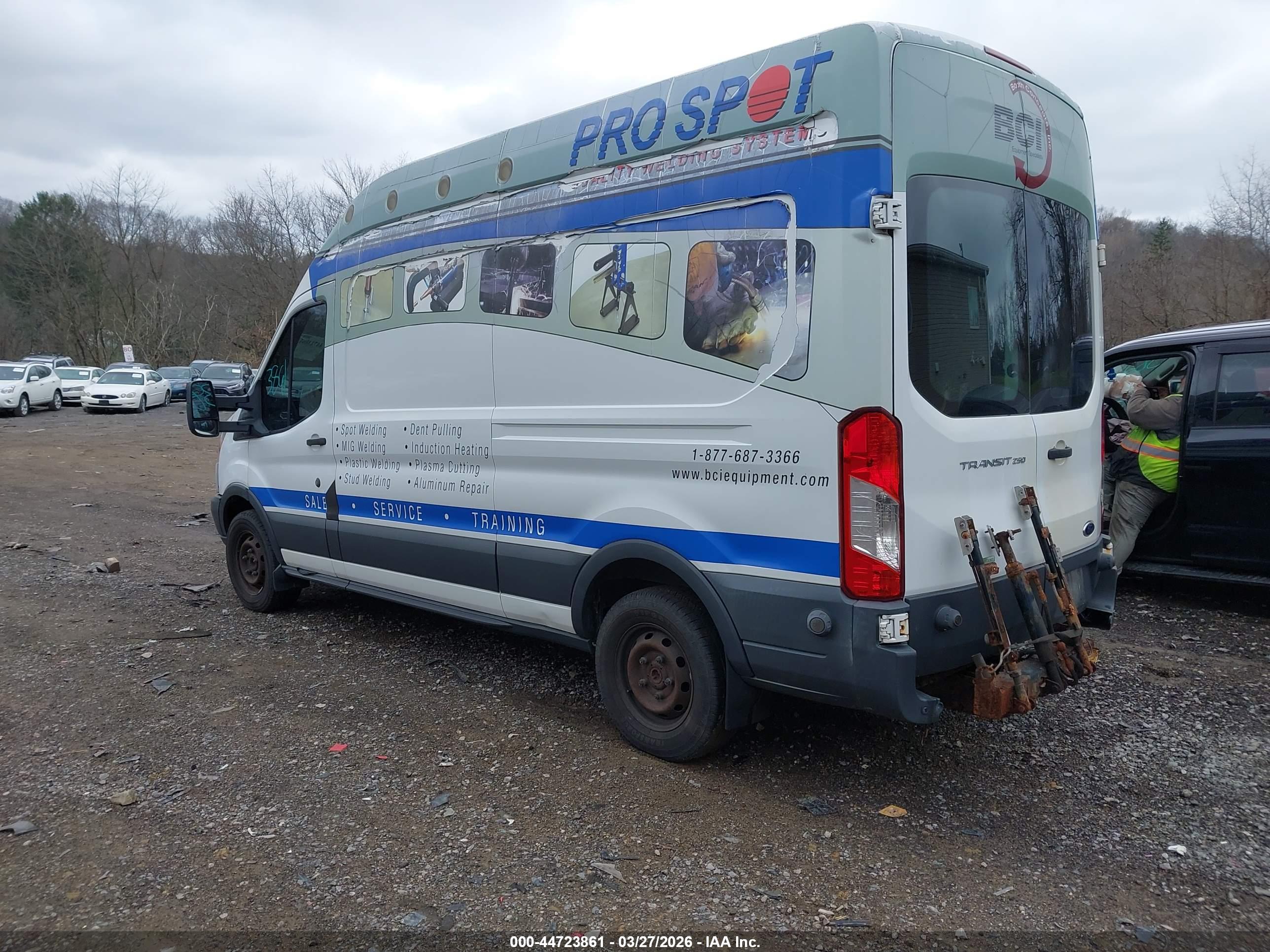 FORD TRANSIT-250 image 3