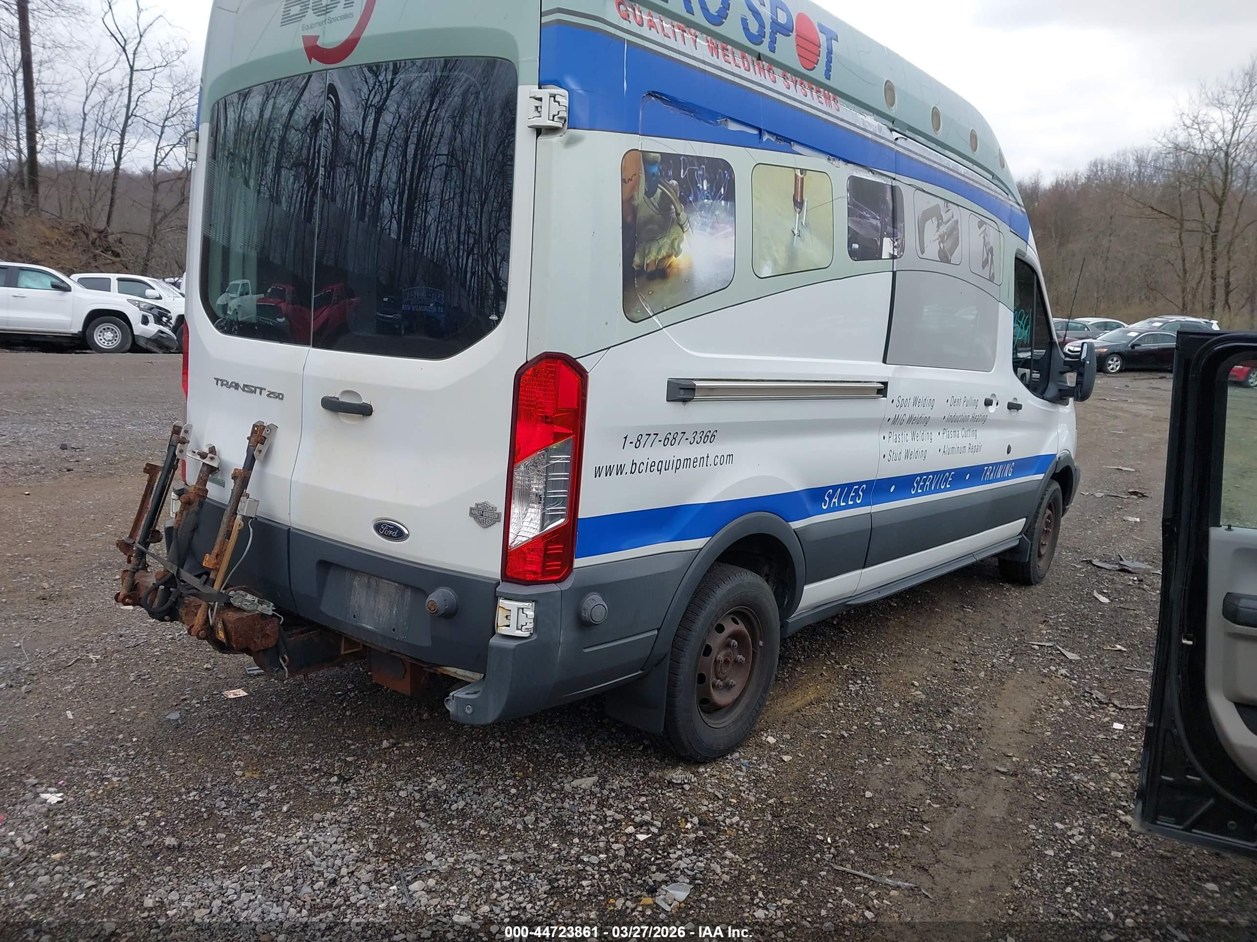 FORD TRANSIT-250 image 4