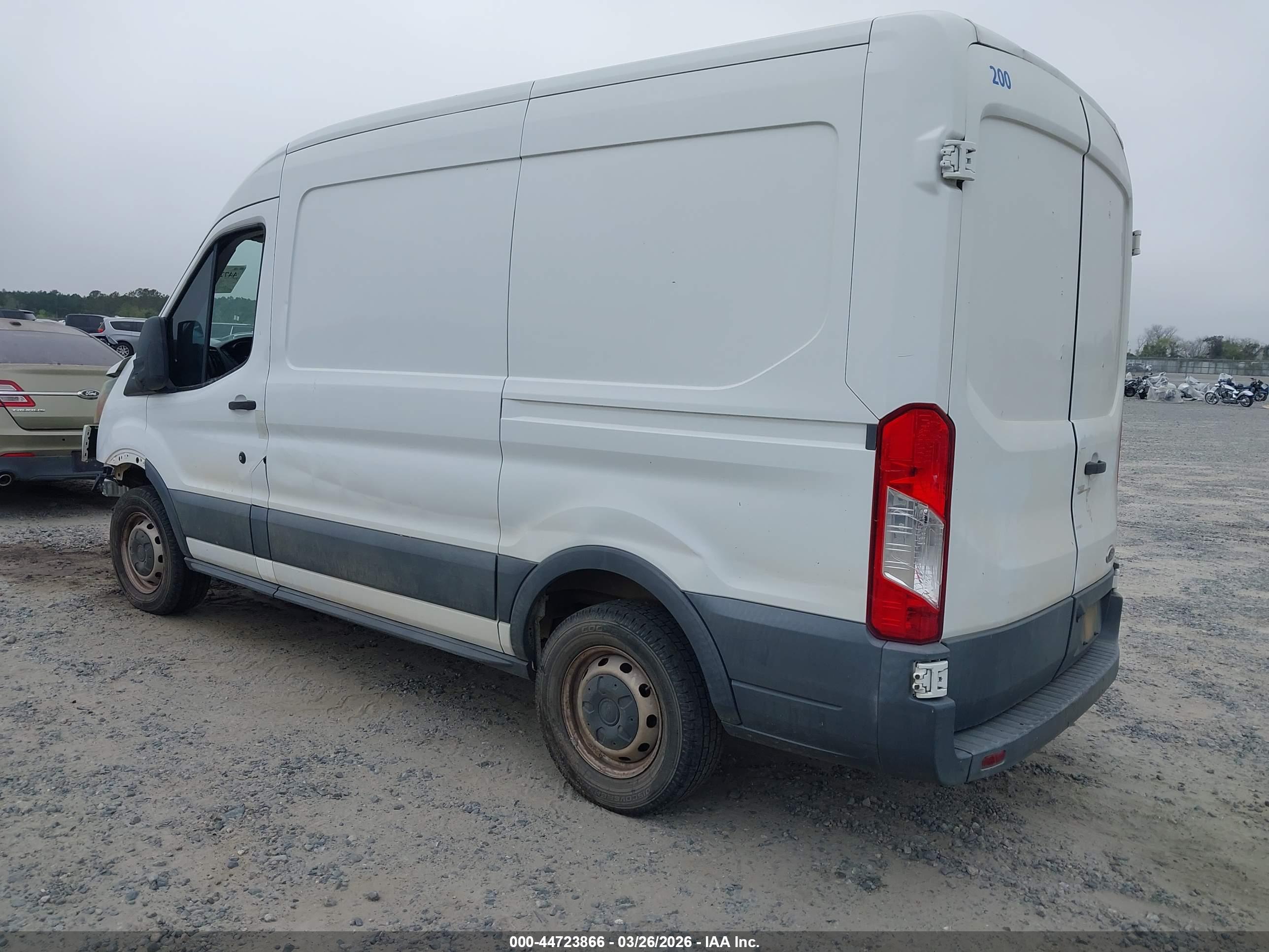 FORD TRANSIT-150 image 3