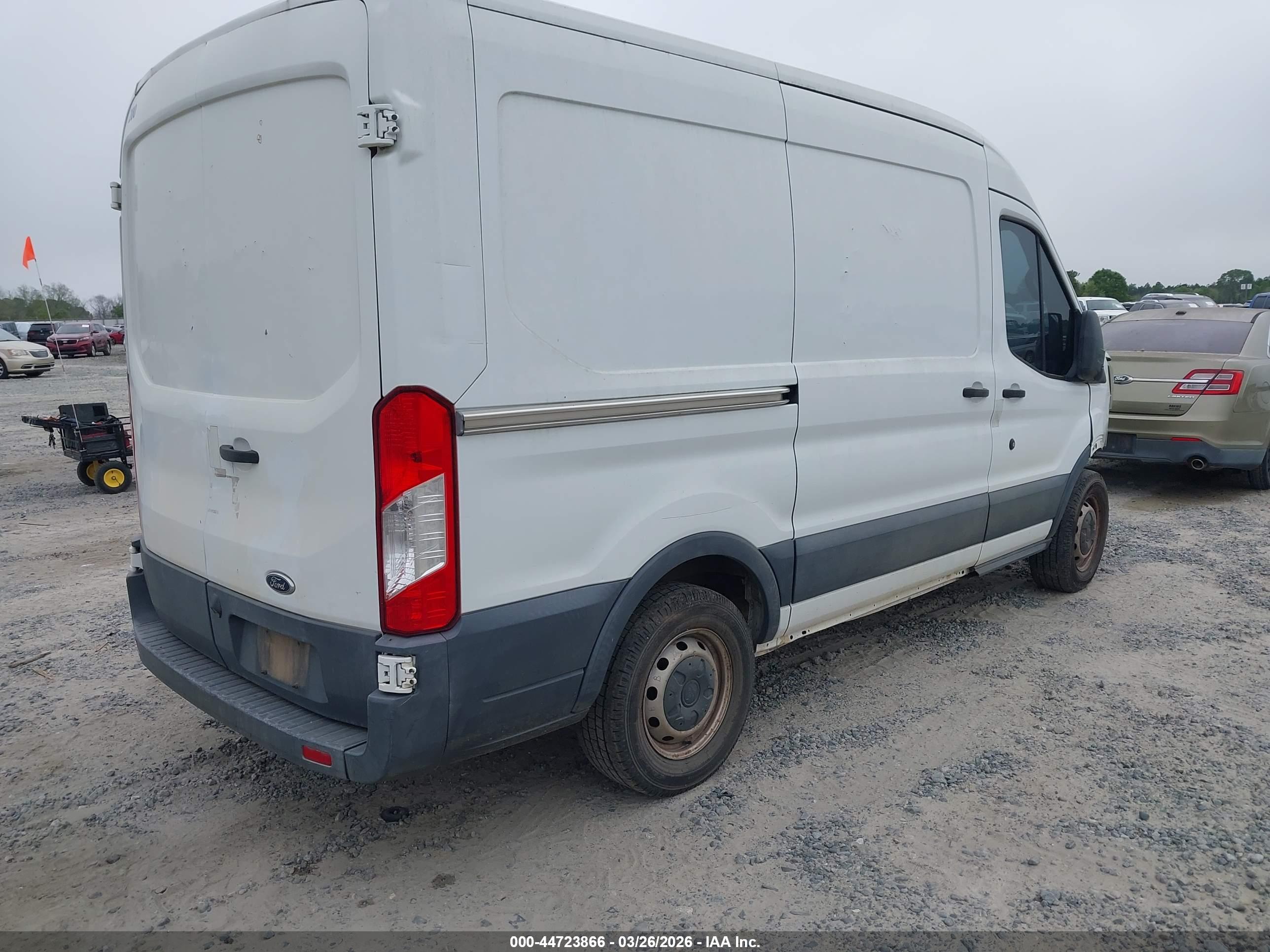 FORD TRANSIT-150 image 4